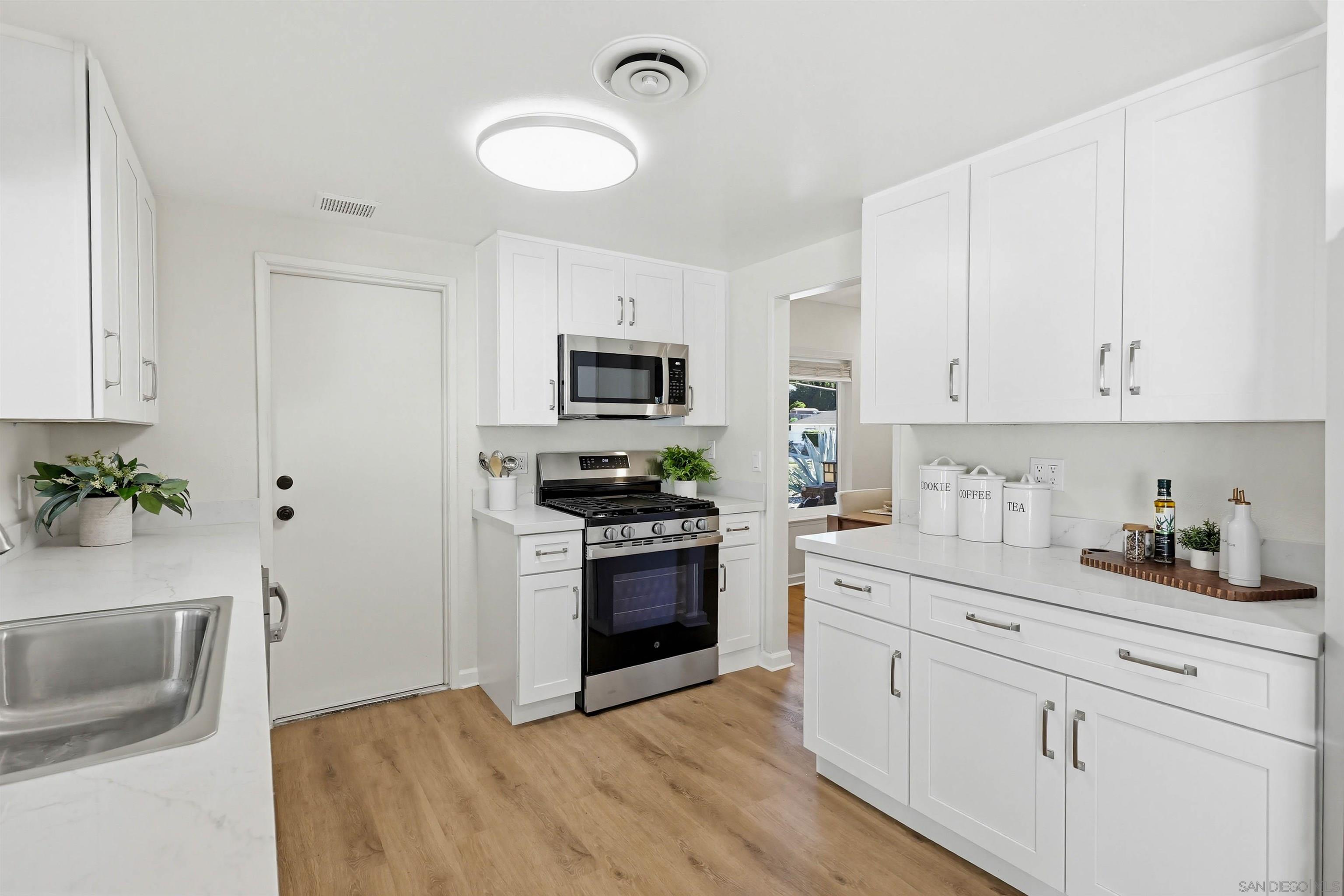 Detail Gallery Image 17 of 41 For 7422  Conestoga Way, San Diego,  CA 92120 - 4 Beds | 2 Baths