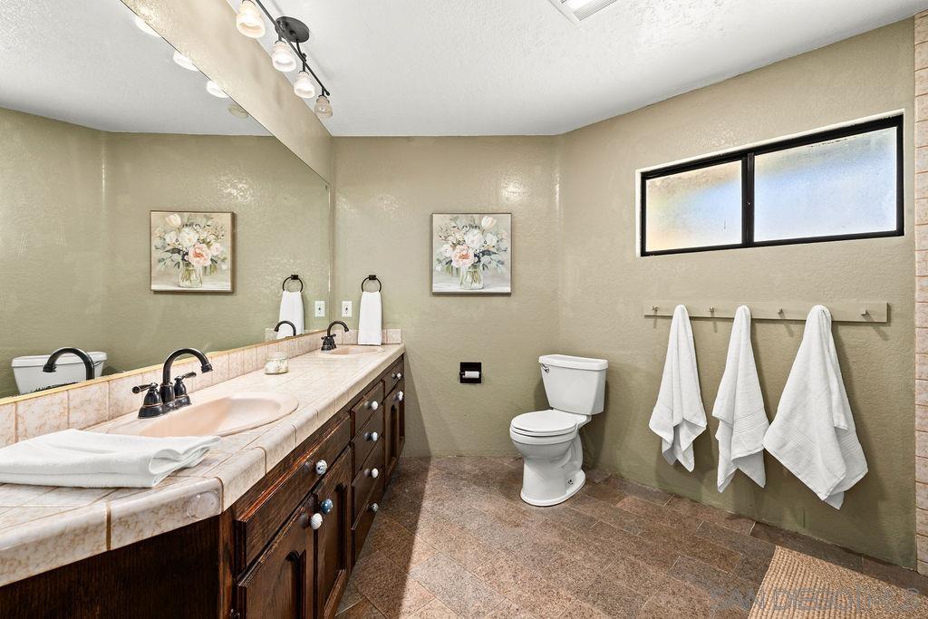 Detail Gallery Image 32 of 58 For 11725  Sierra Rojo Rd, Valley Center,  CA 92082 - 5 Beds | 3 Baths