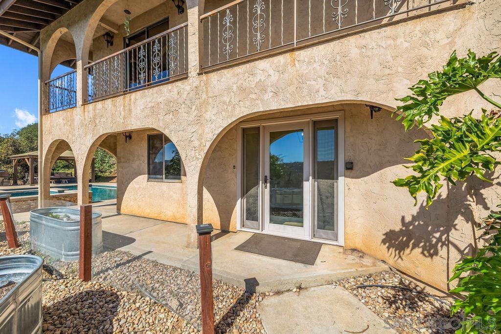 Detail Gallery Image 10 of 58 For 11725  Sierra Rojo Rd, Valley Center,  CA 92082 - 5 Beds | 3 Baths