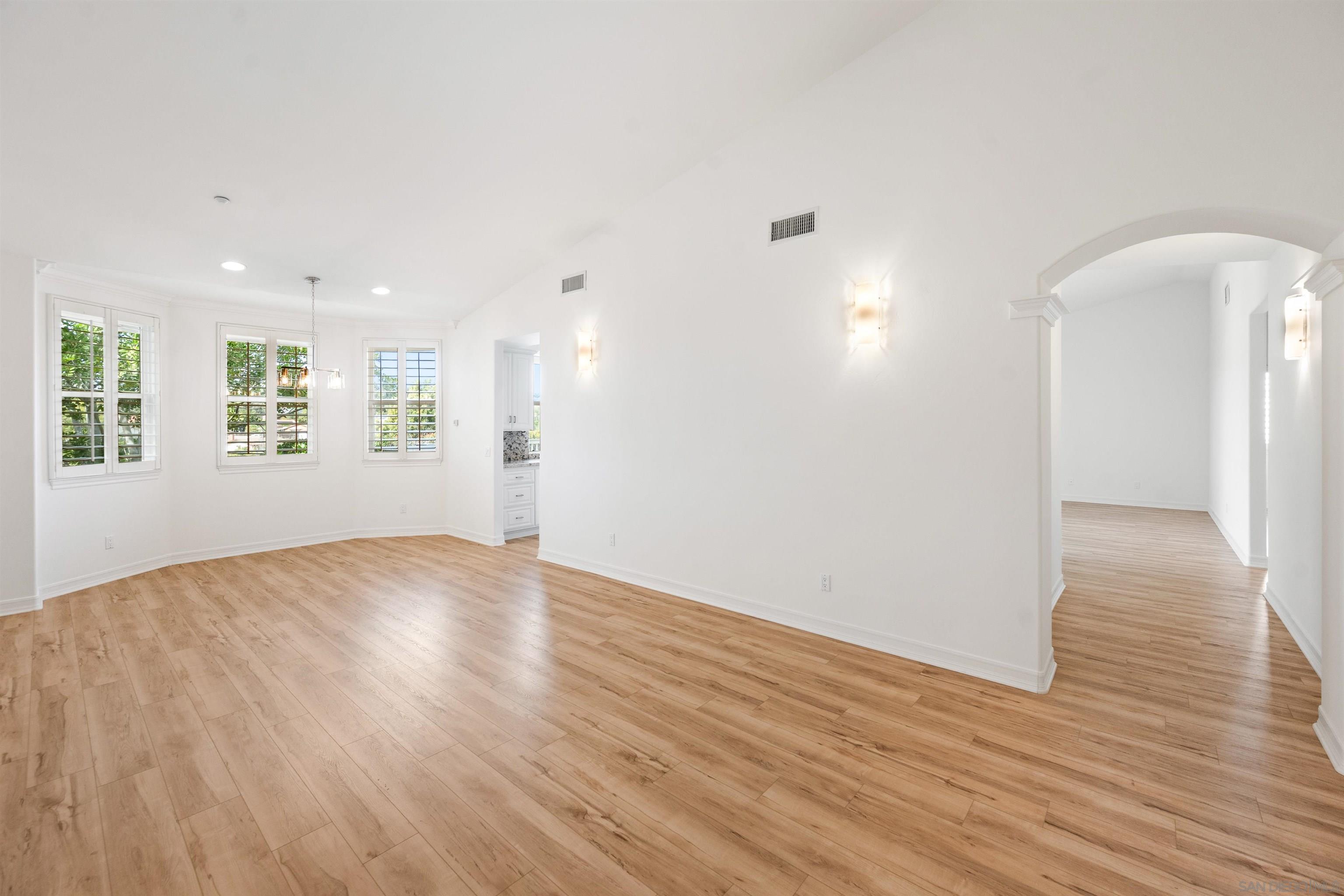 Detail Gallery Image 11 of 58 For 1580  Alta Vista Dr, Vista,  CA 92084 - 4 Beds | 3 Baths