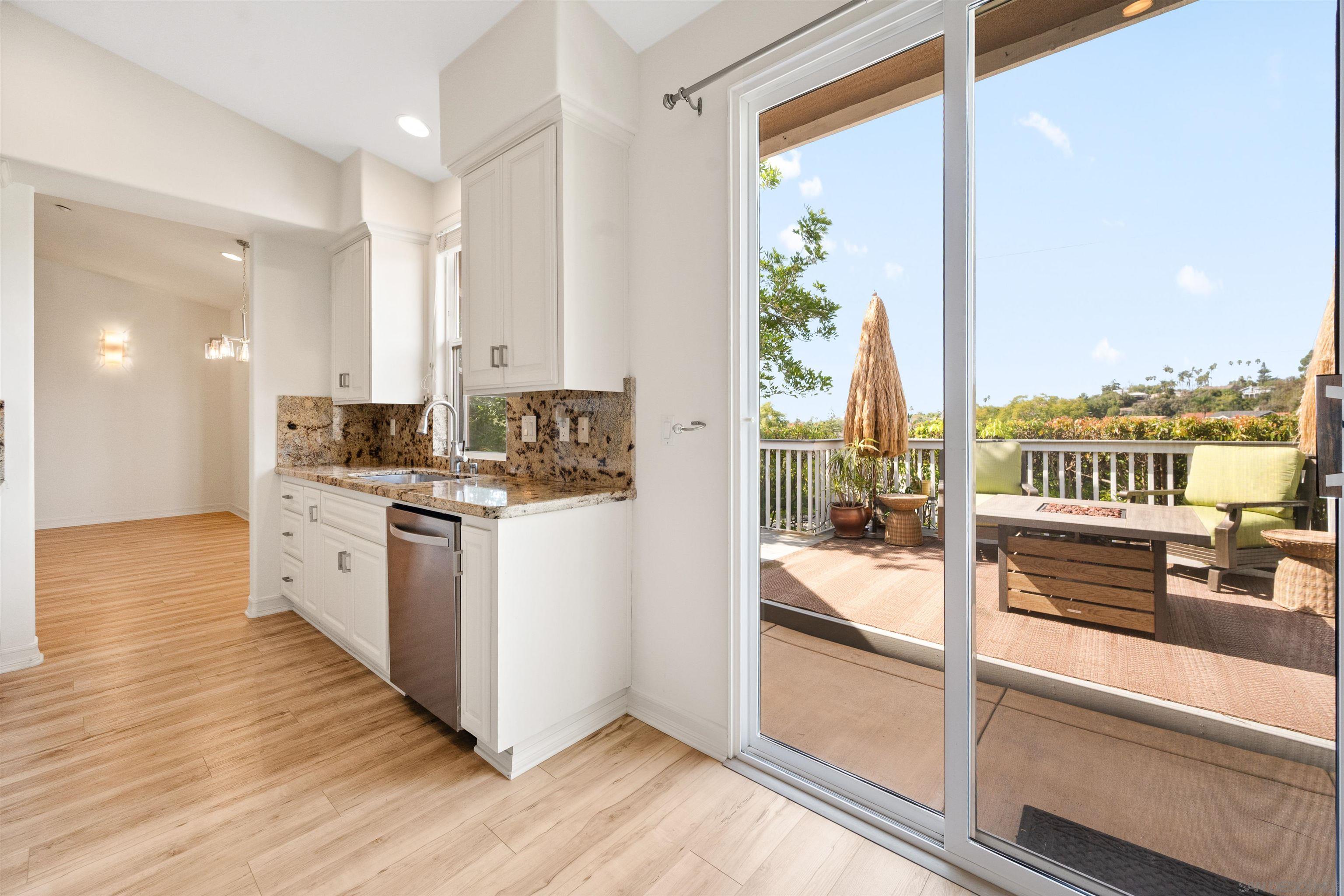 Detail Gallery Image 16 of 58 For 1580  Alta Vista Dr, Vista,  CA 92084 - 4 Beds | 3 Baths