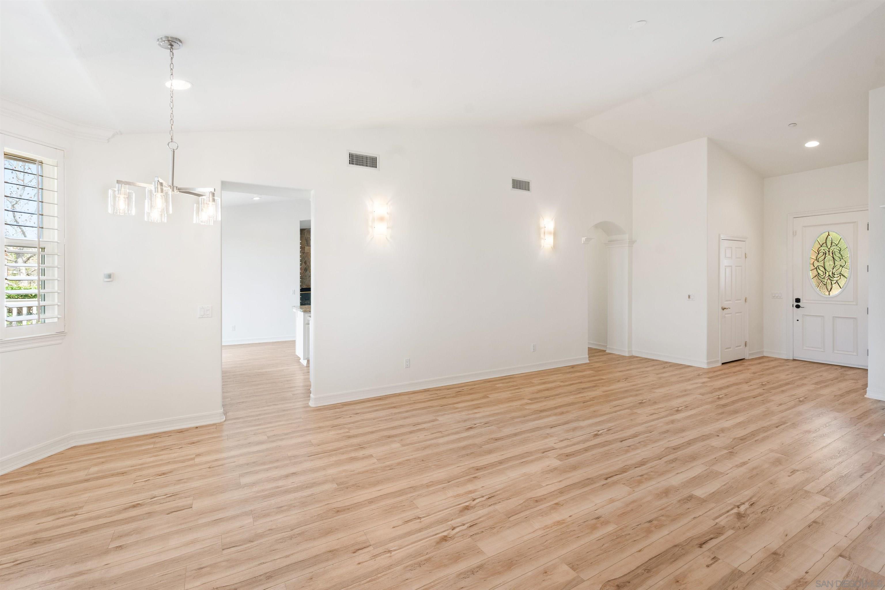 Detail Gallery Image 27 of 58 For 1580  Alta Vista Dr, Vista,  CA 92084 - 4 Beds | 3 Baths