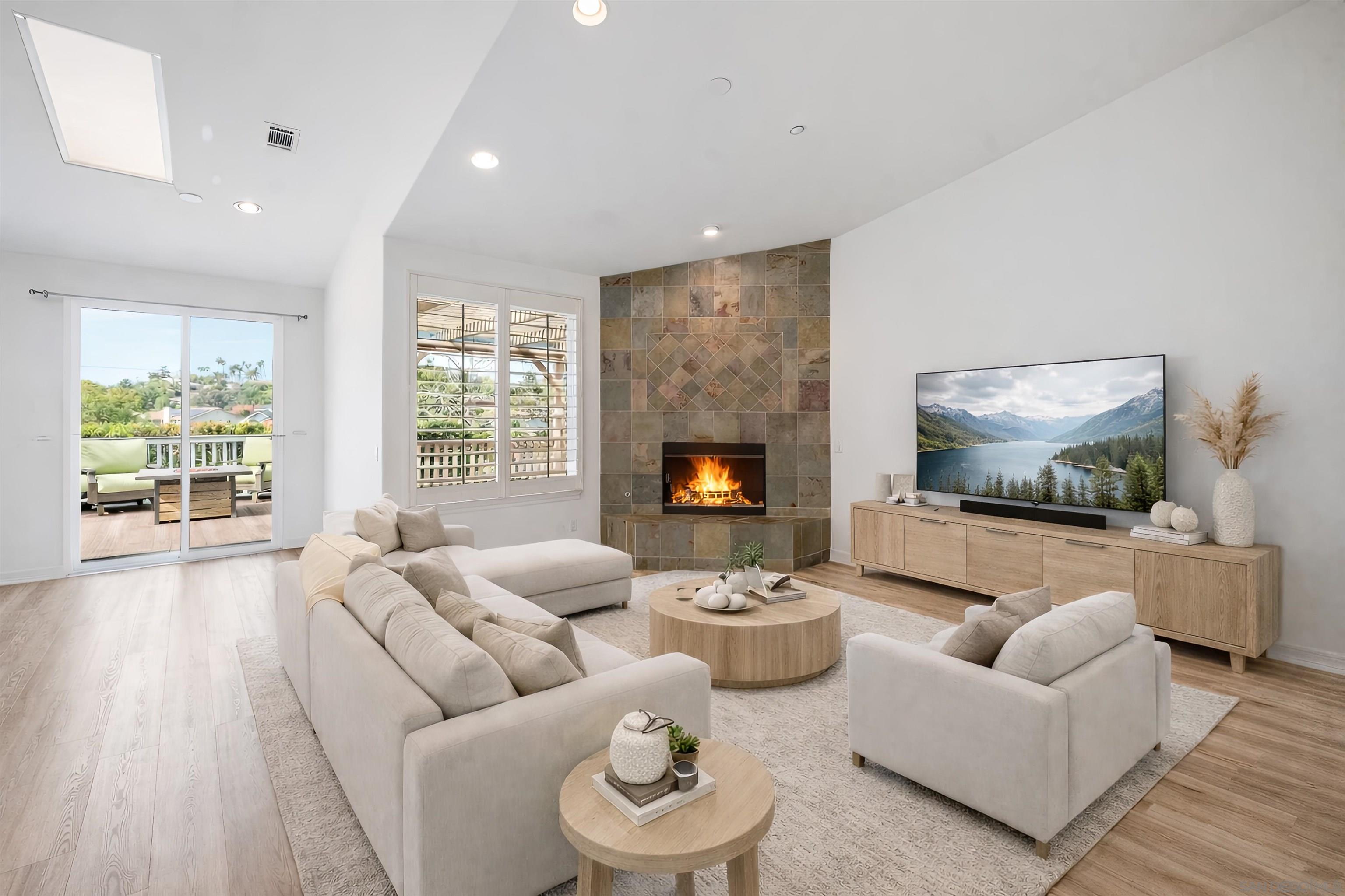 Detail Gallery Image 8 of 58 For 1580  Alta Vista Dr, Vista,  CA 92084 - 4 Beds | 3 Baths