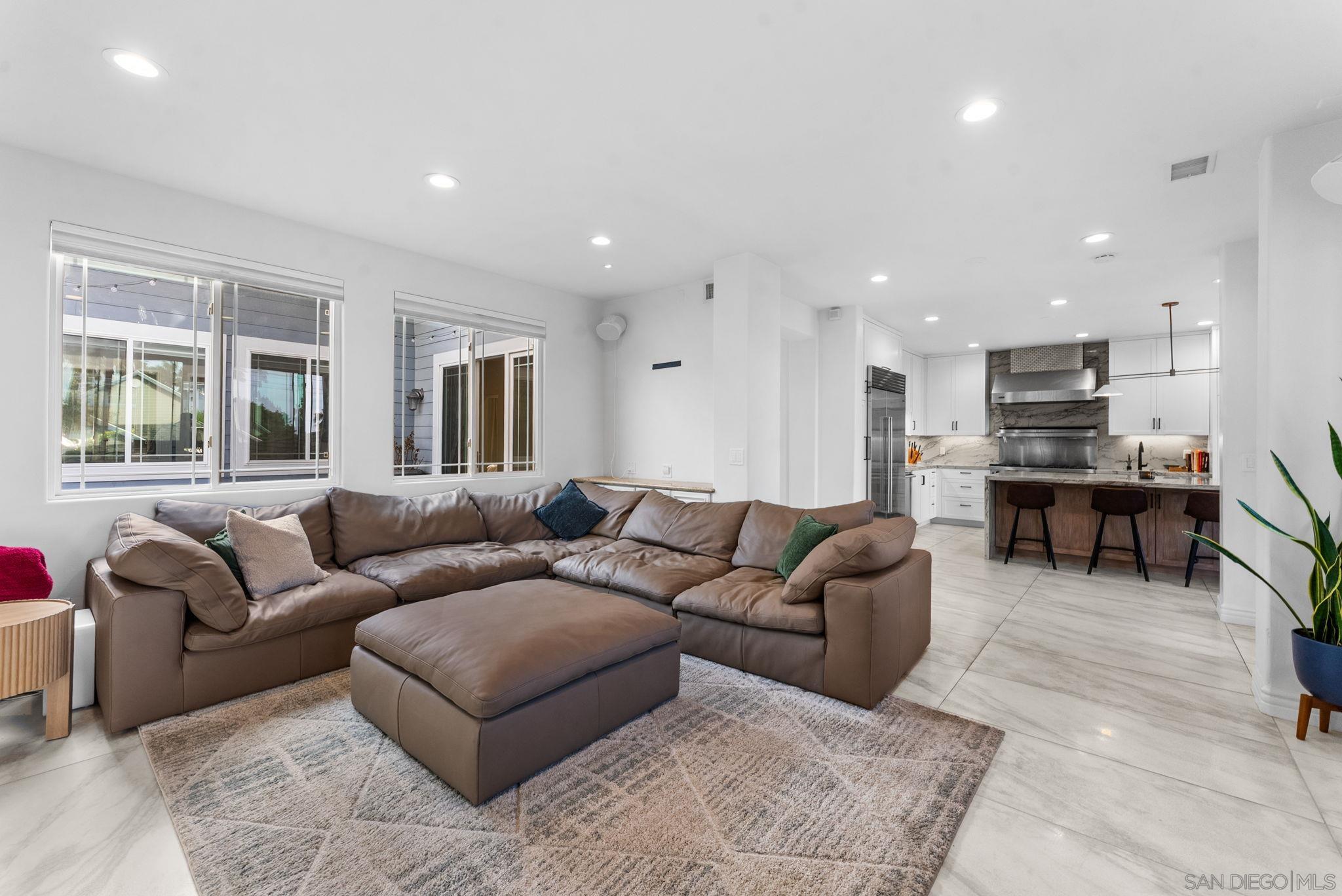 Detail Gallery Image 12 of 60 For 1550  Morenci St, San Diego,  CA 92110 - 5 Beds | 4 Baths