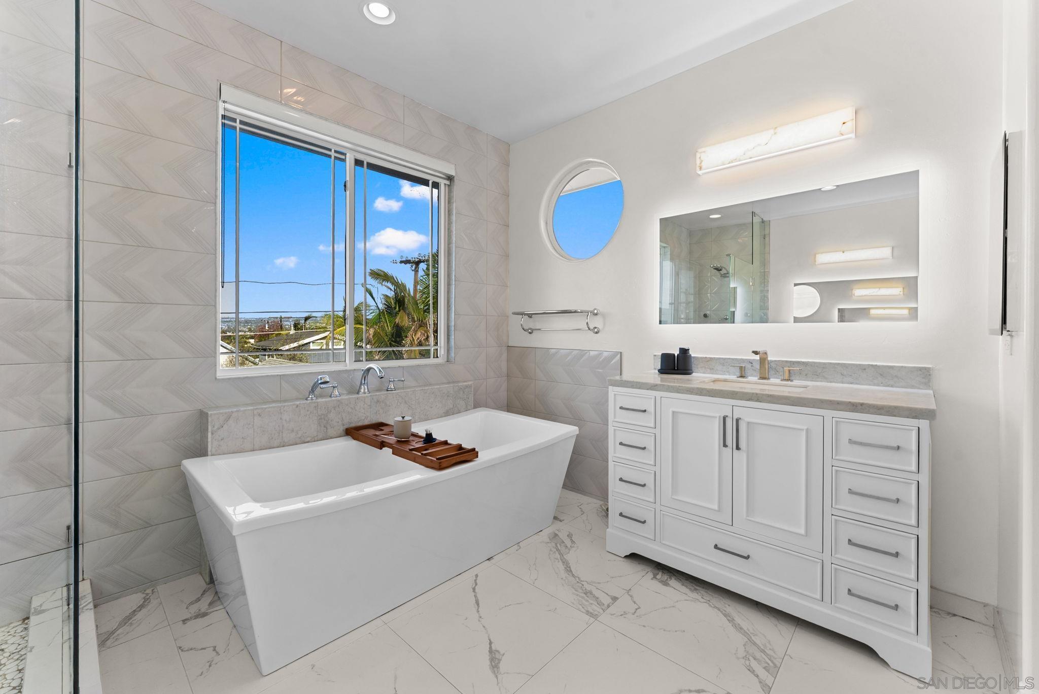 Detail Gallery Image 22 of 60 For 1550  Morenci St, San Diego,  CA 92110 - 5 Beds | 4 Baths