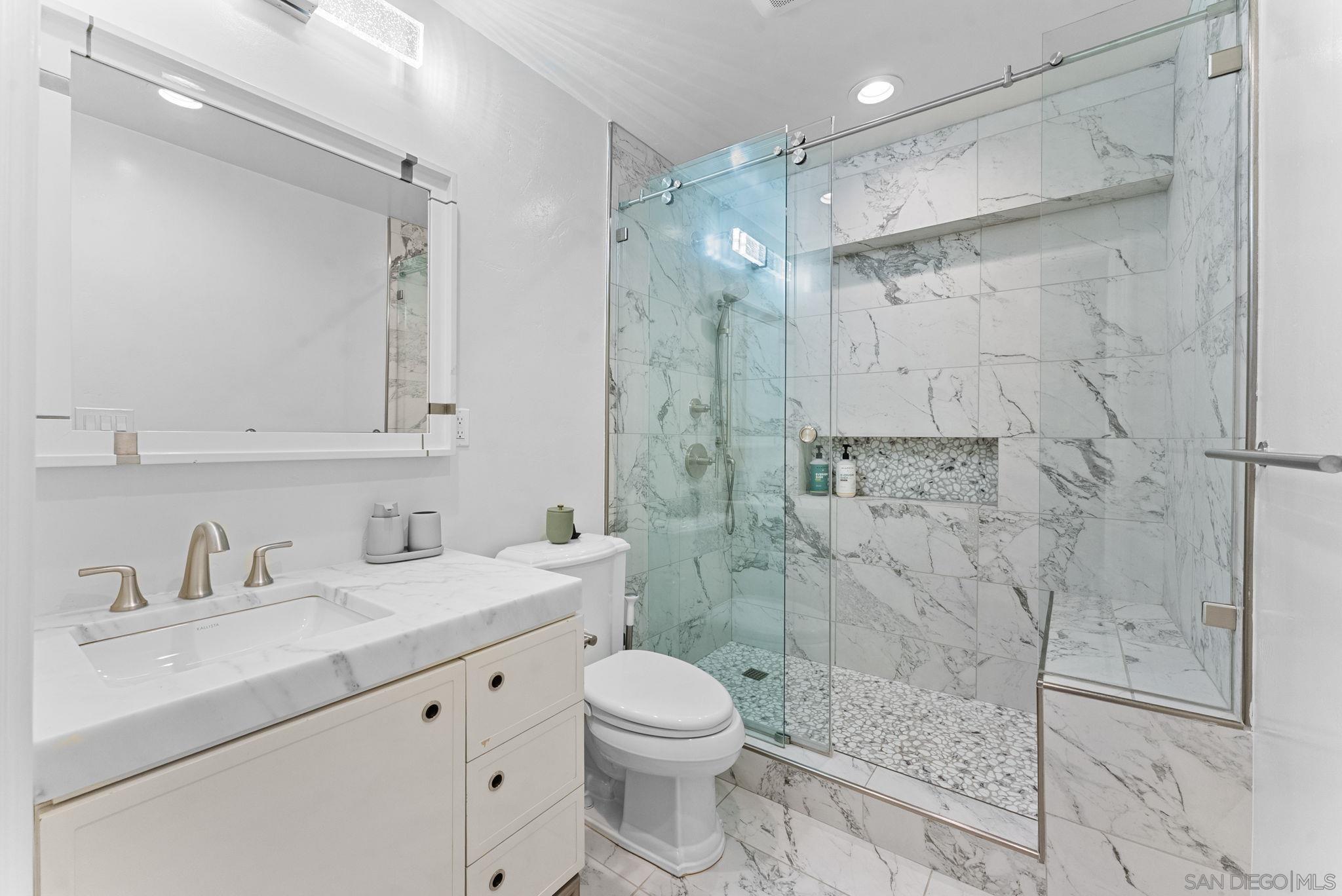 Detail Gallery Image 39 of 60 For 1550  Morenci St, San Diego,  CA 92110 - 5 Beds | 4 Baths