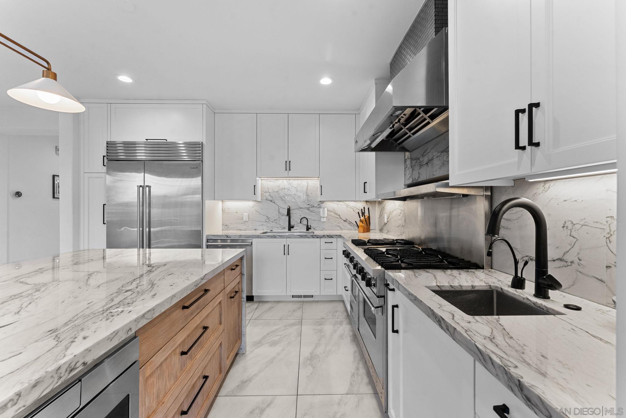 Detail Gallery Image 5 of 60 For 1550  Morenci St, San Diego,  CA 92110 - 5 Beds | 4 Baths