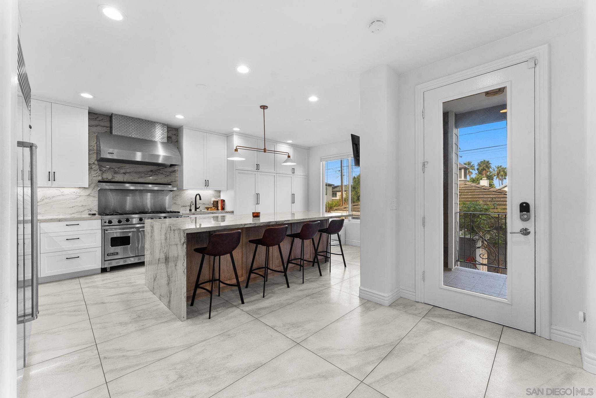 Detail Gallery Image 9 of 60 For 1550  Morenci St, San Diego,  CA 92110 - 5 Beds | 4 Baths