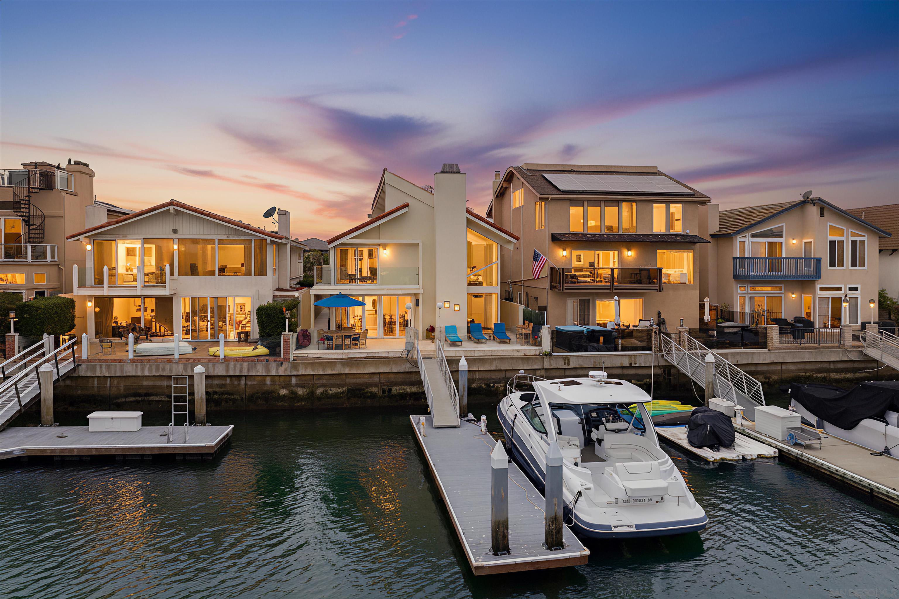 Detail Gallery Image 5 of 34 For 39  the Point, Coronado,  CA 92118 - 4 Beds | 4 Baths