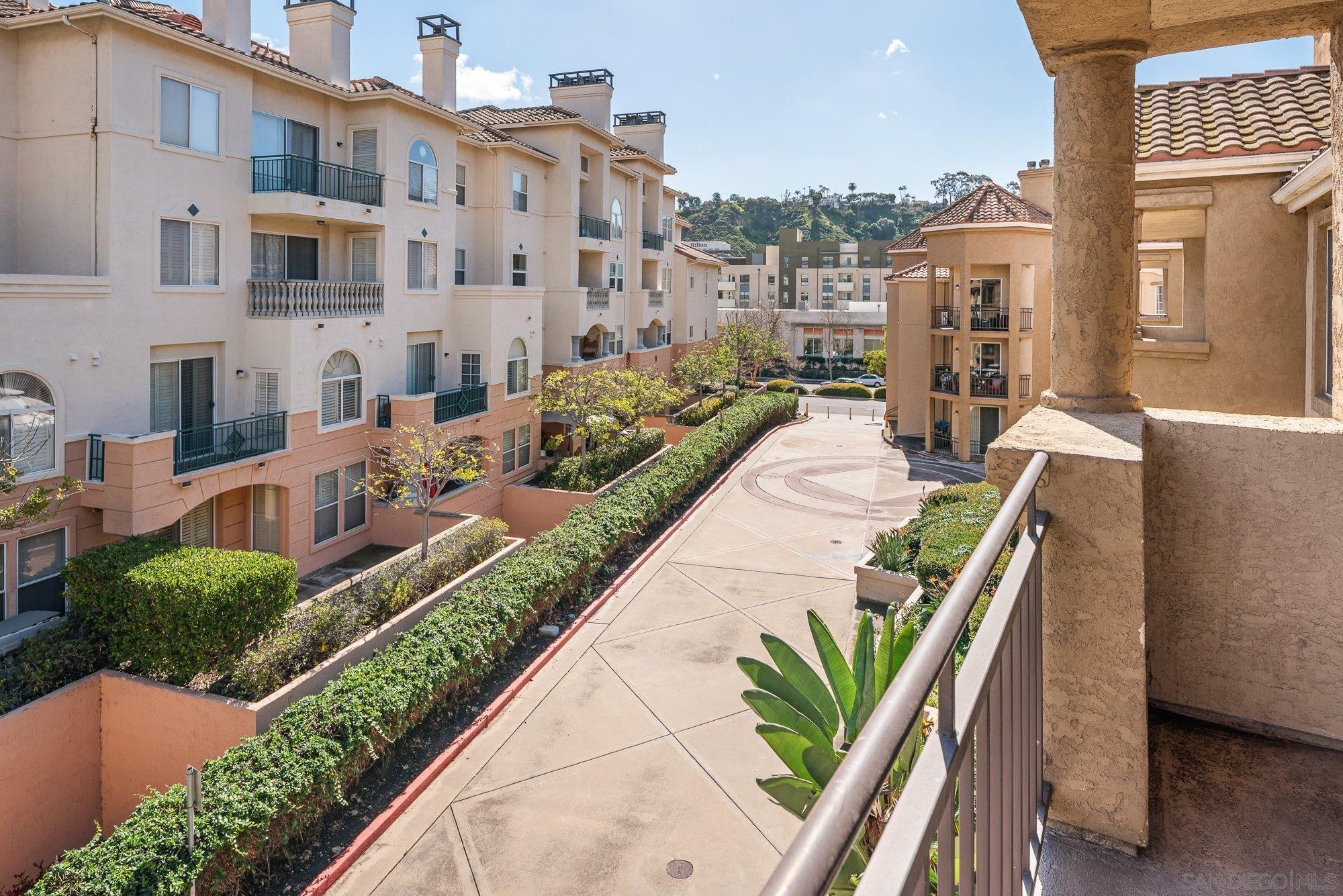 Detail Gallery Image 35 of 52 For 580  Camino De La Reina  #321,  San Diego,  CA 92108 - 2 Beds | 2 Baths