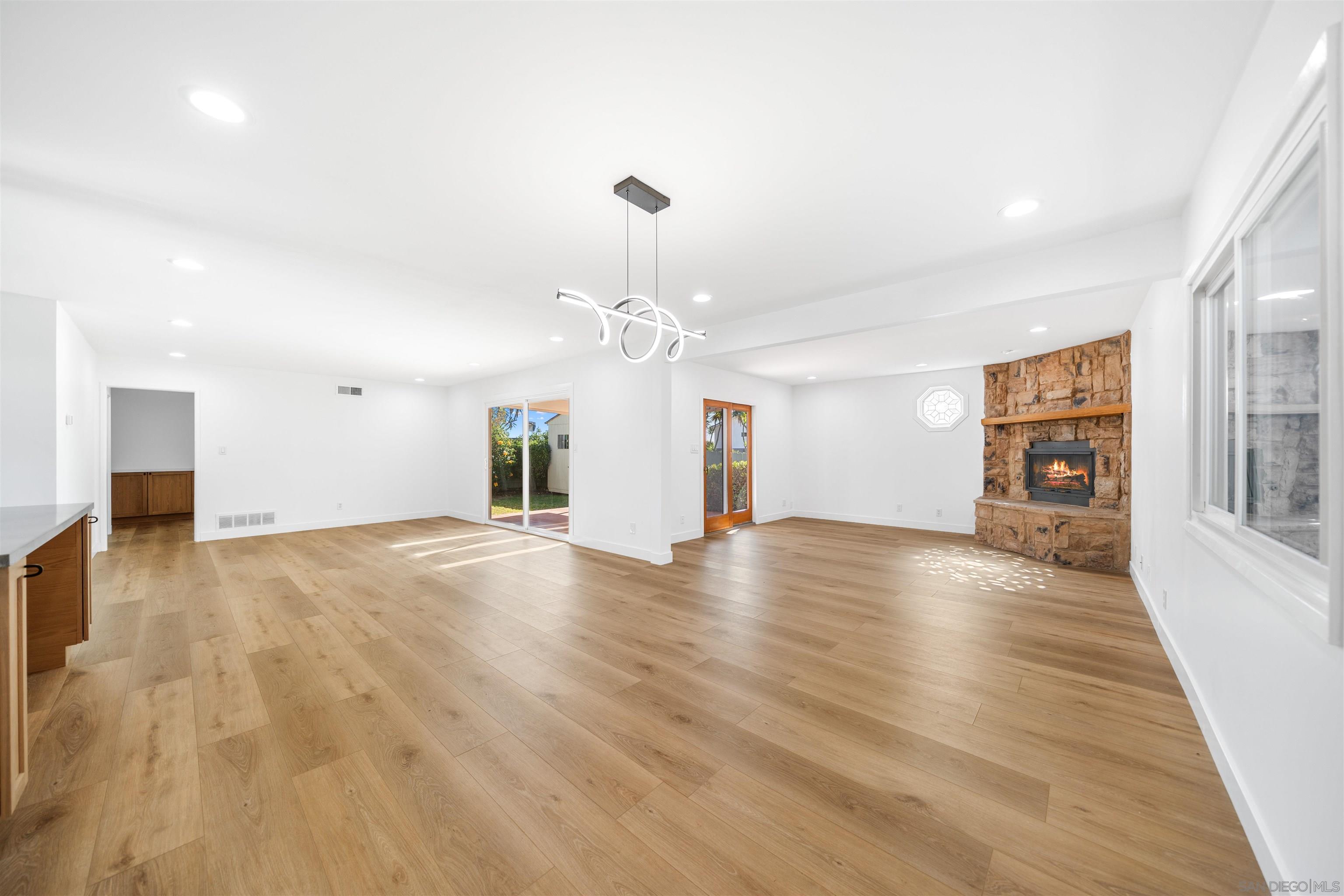 Detail Gallery Image 12 of 45 For 5017  Mount Gaywas Dr, San Diego,  CA 92117 - 3 Beds | 2 Baths