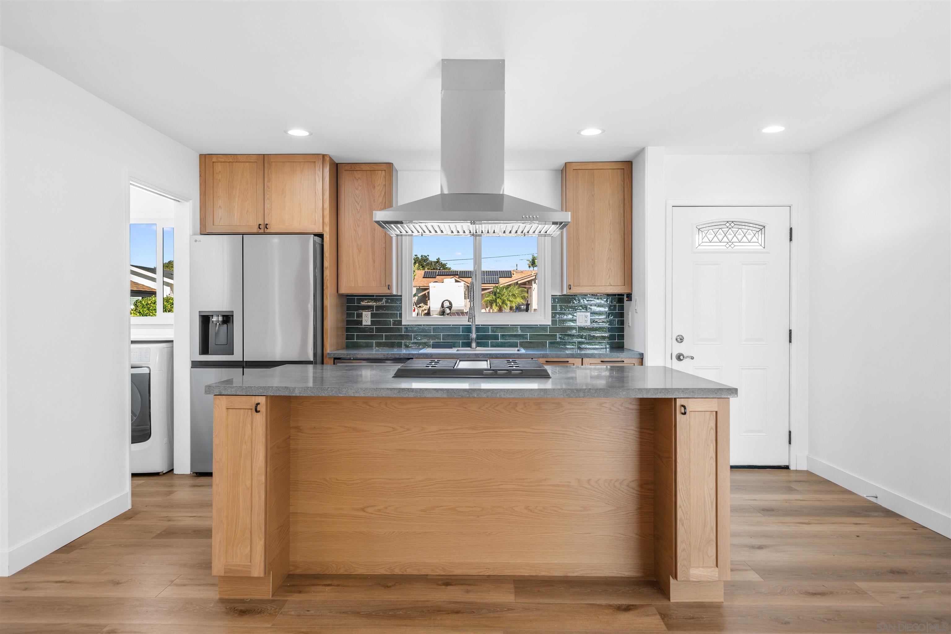 Detail Gallery Image 5 of 45 For 5017  Mount Gaywas Dr, San Diego,  CA 92117 - 3 Beds | 2 Baths