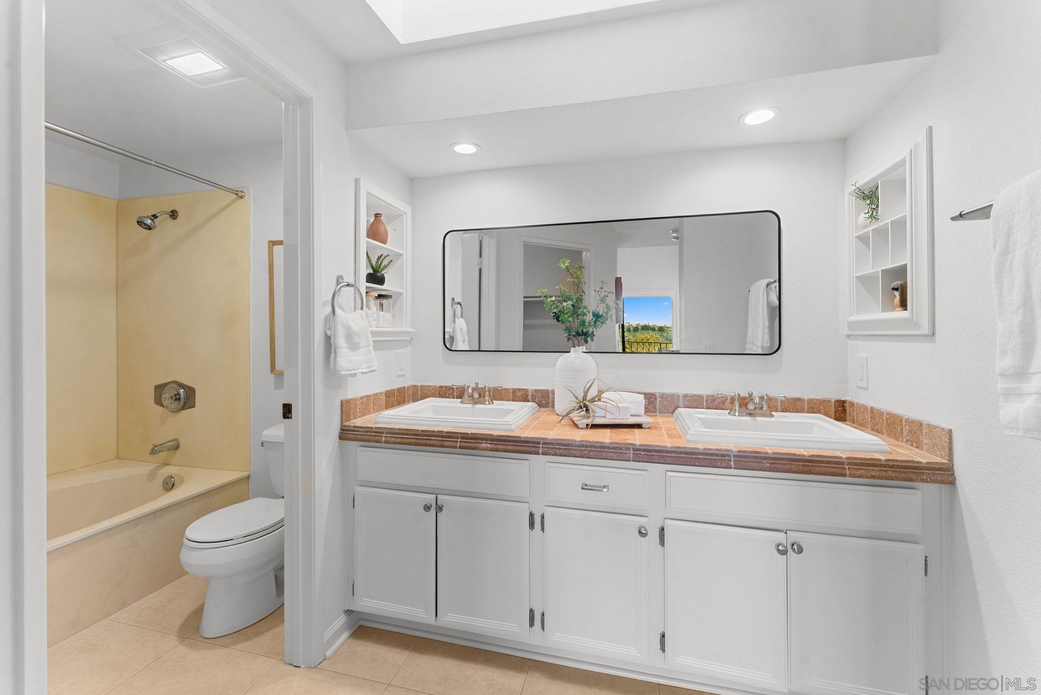 Detail Gallery Image 16 of 29 For 3131  Vista Rica, Carlsbad,  CA 92009 - 2 Beds | 2 Baths