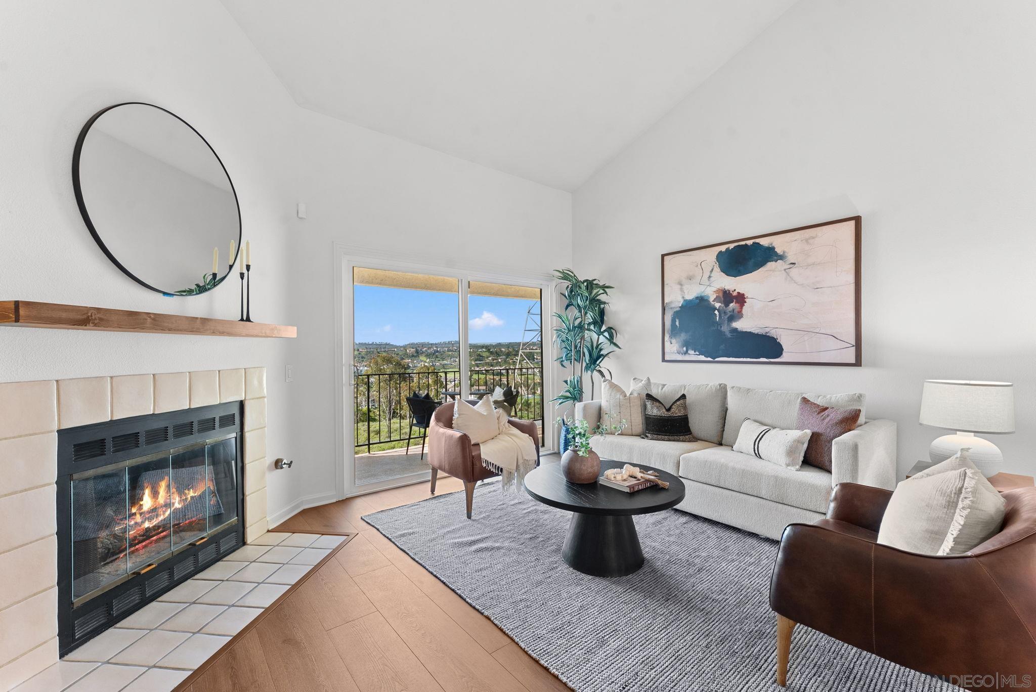 Detail Gallery Image 4 of 29 For 3131  Vista Rica, Carlsbad,  CA 92009 - 2 Beds | 2 Baths