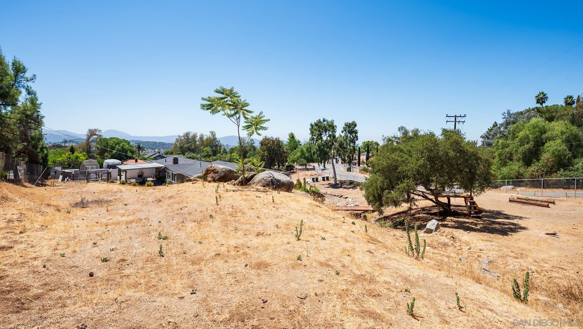 Detail Gallery Image 27 of 42 For 2855 N Victoria Dr, Alpine,  CA 91901 - 3 Beds | 2 Baths