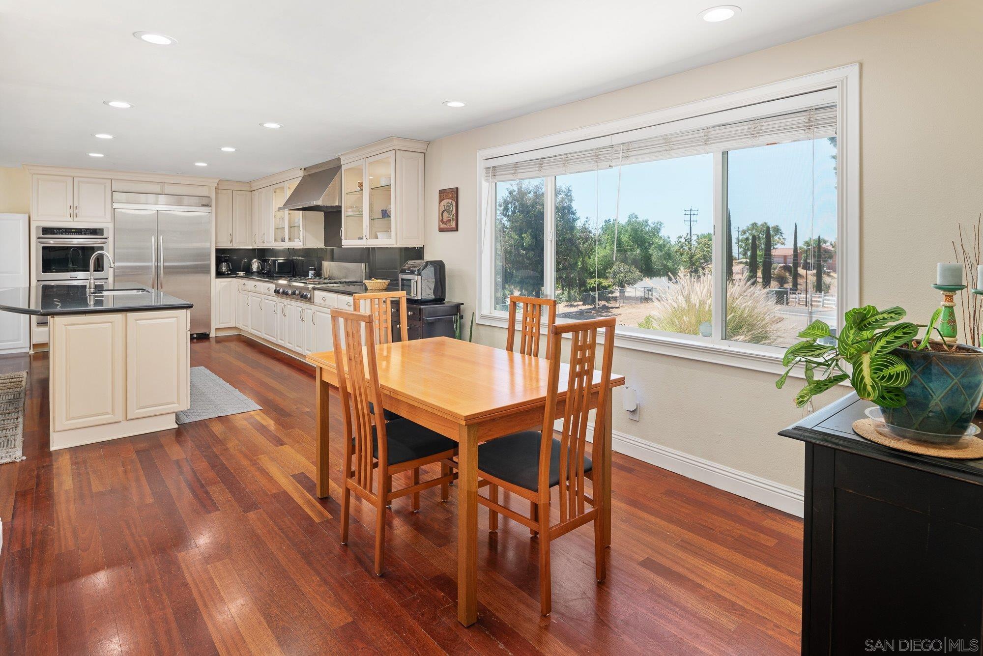 Detail Gallery Image 8 of 42 For 2855 N Victoria Dr, Alpine,  CA 91901 - 3 Beds | 2 Baths