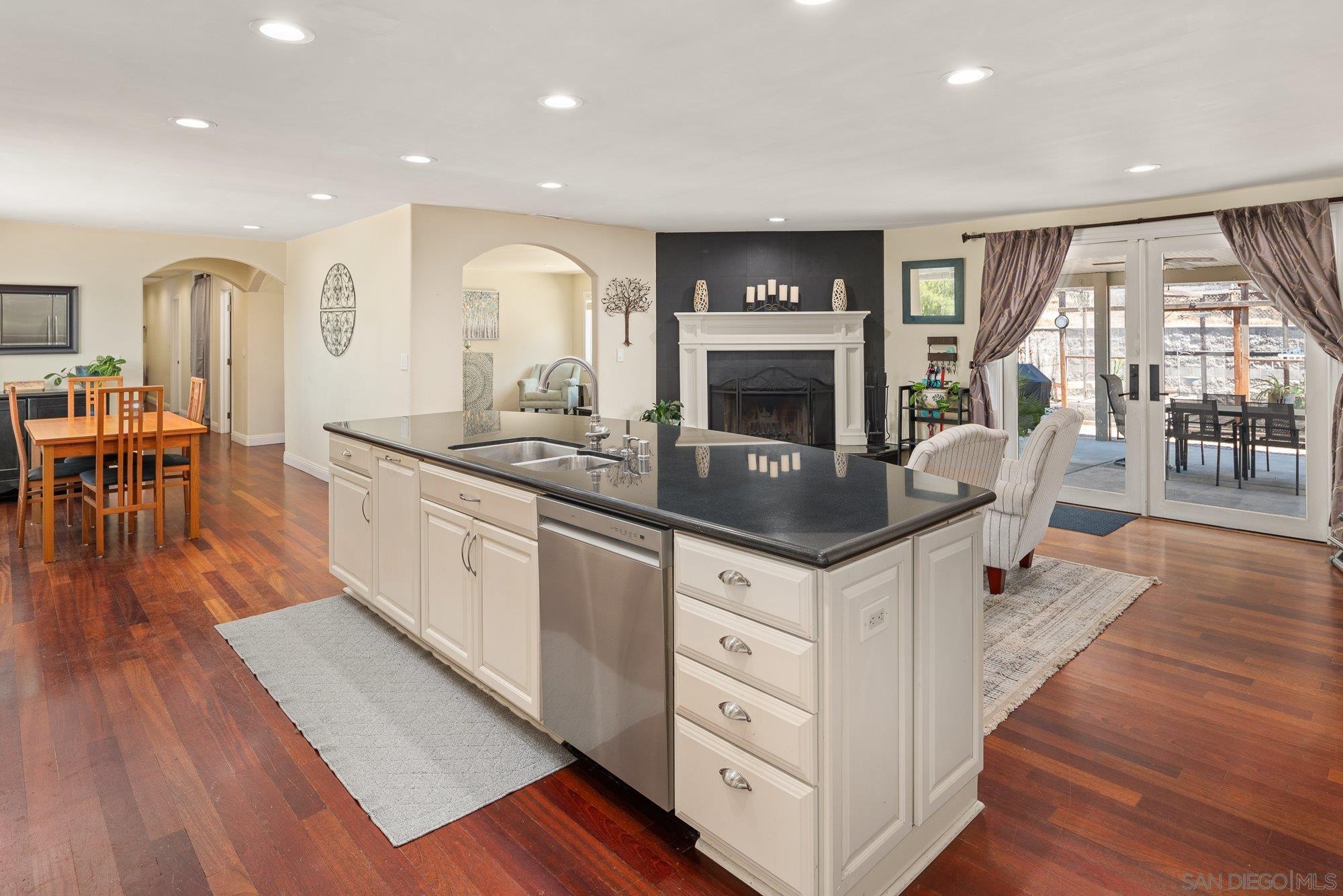 Detail Gallery Image 10 of 42 For 2855 N Victoria Dr, Alpine,  CA 91901 - 3 Beds | 2 Baths