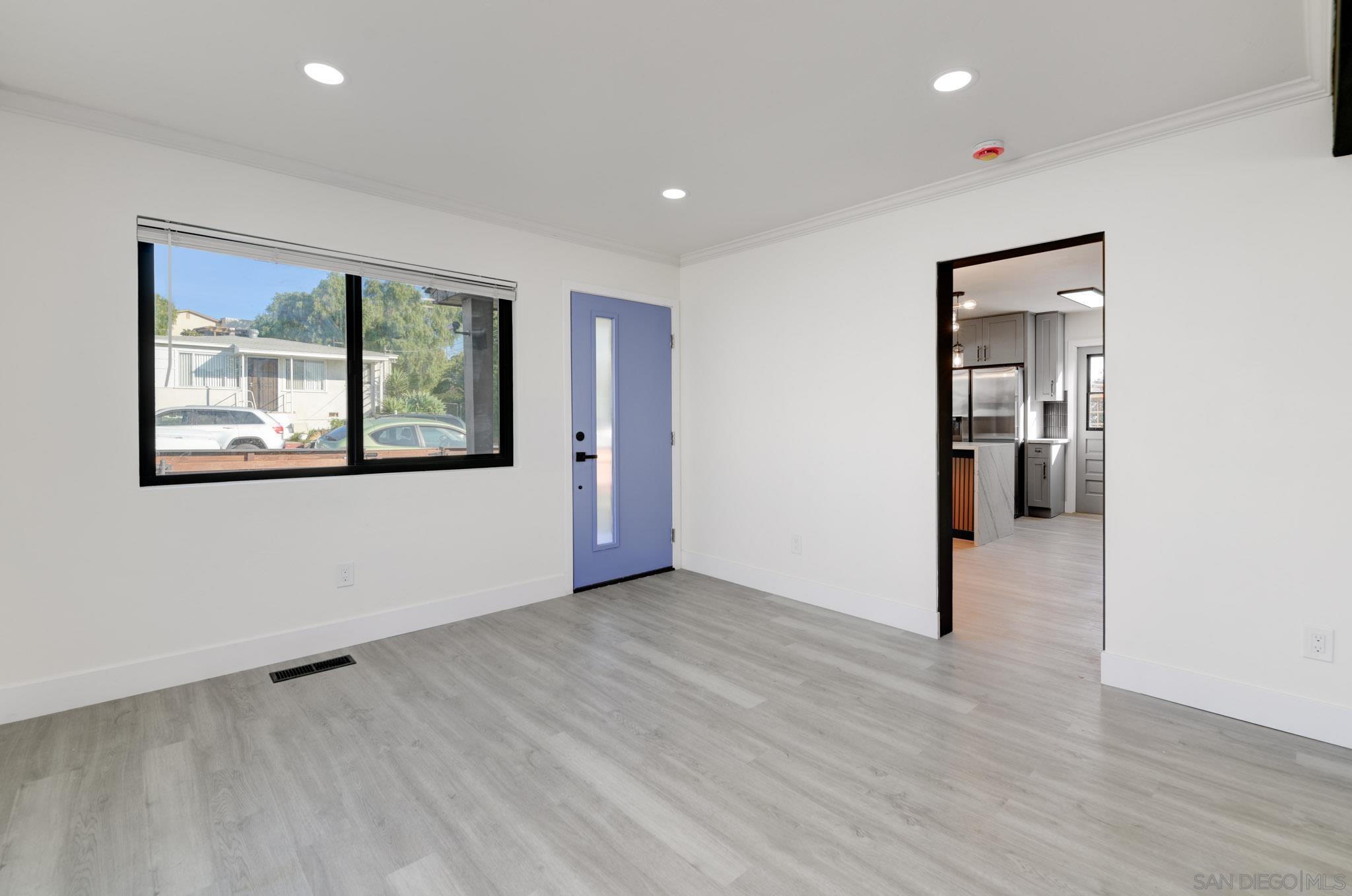 Detail Gallery Image 4 of 29 For 1948  Westinghouse St, San Diego,  CA 92111 - 3 Beds | 2 Baths