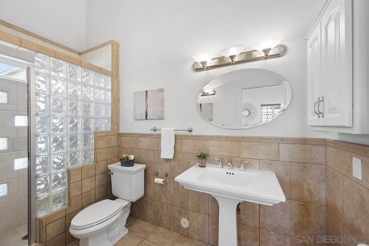 Detail Gallery Image 17 of 28 For 4463  Bancroft Street, San Diego,  CA 92116 - 2 Beds | 2 Baths