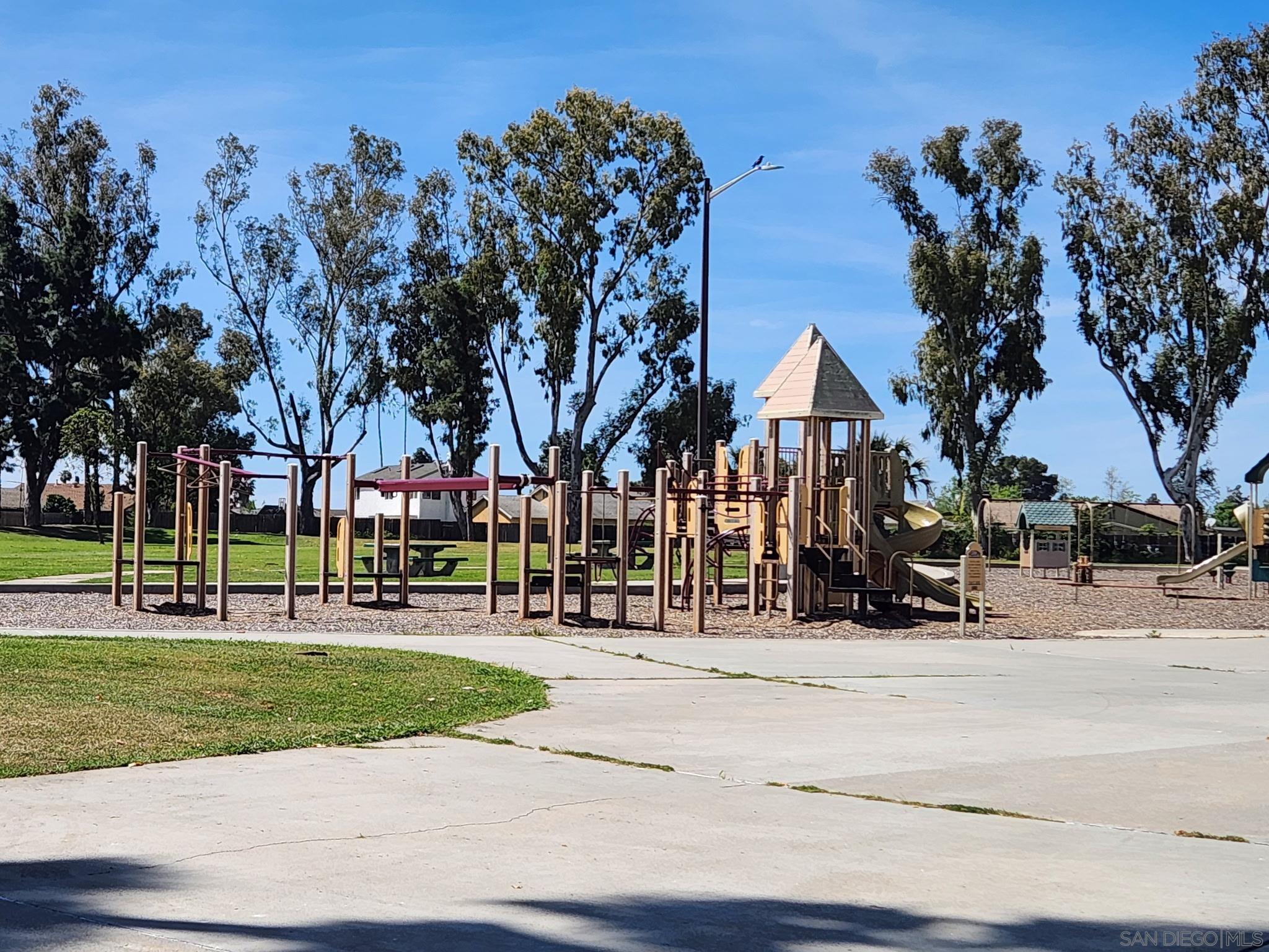 Detail Gallery Image 16 of 17 For 8667  Cetus Rd, San Diego,  CA 92126 - 3 Beds | 2 Baths