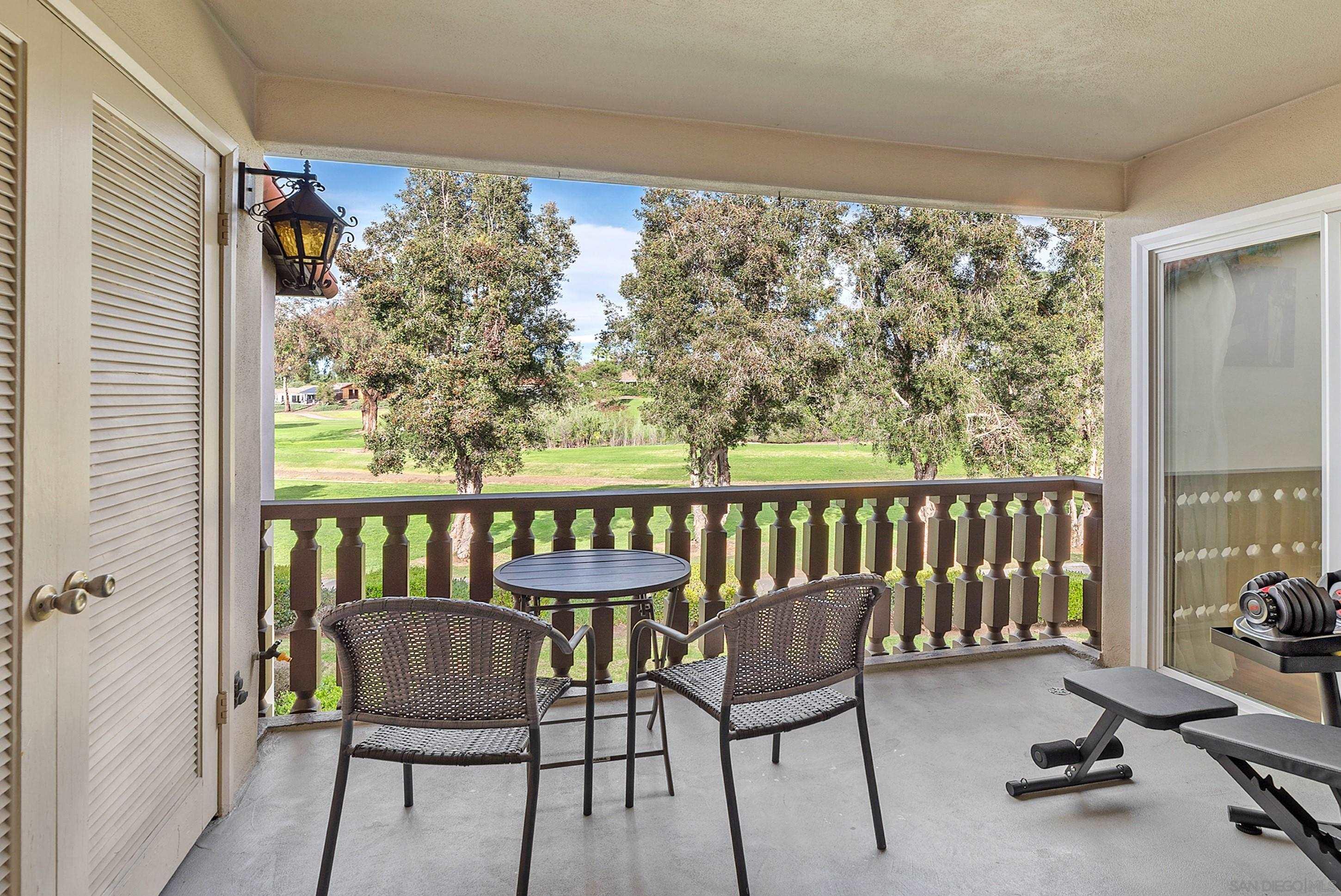 Detail Gallery Image 2 of 42 For 12130  Rancho Bernardo Rd  #B,  San Diego,  CA 92128 - 2 Beds | 2 Baths