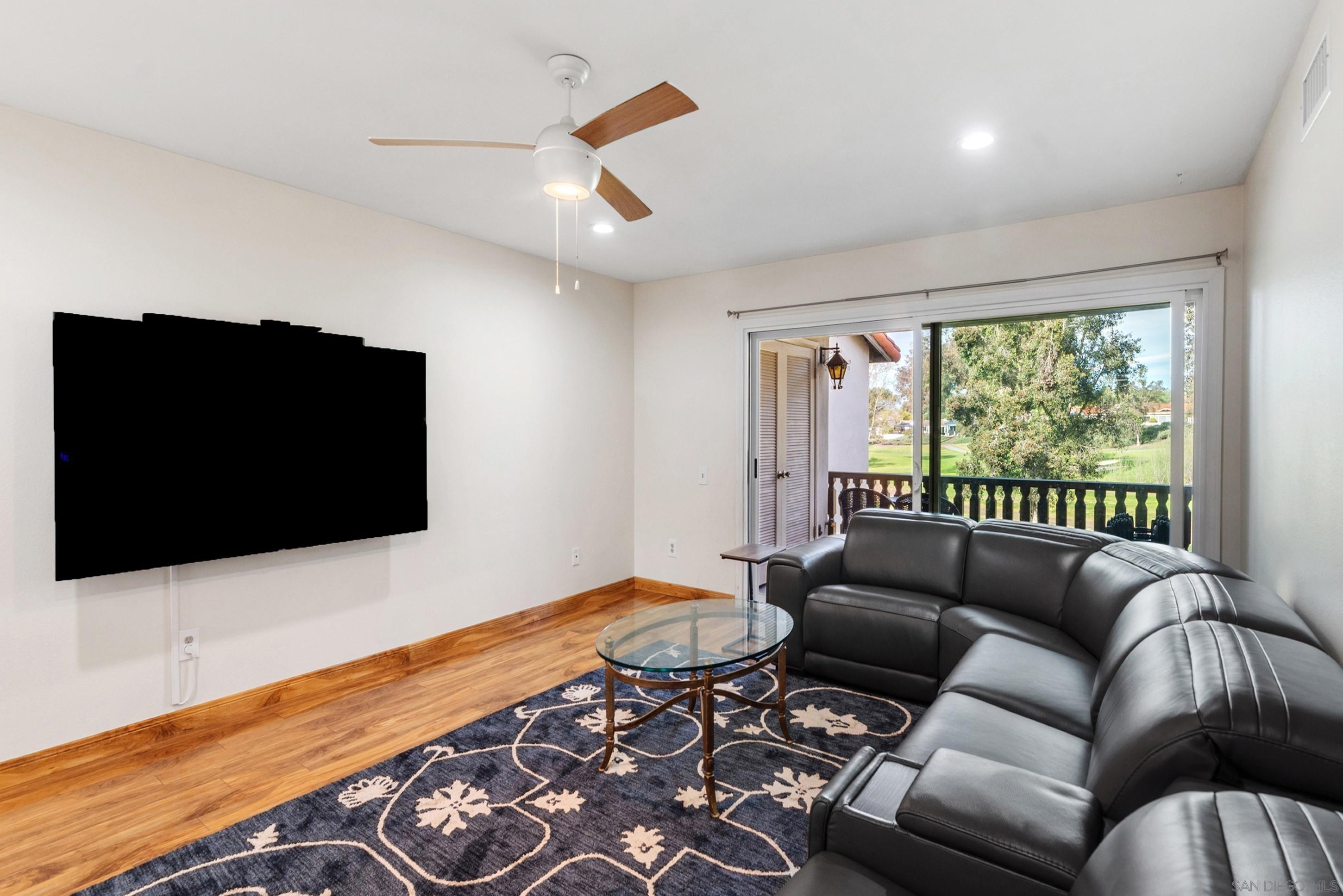 Detail Gallery Image 11 of 42 For 12130  Rancho Bernardo Rd  #B,  San Diego,  CA 92128 - 2 Beds | 2 Baths