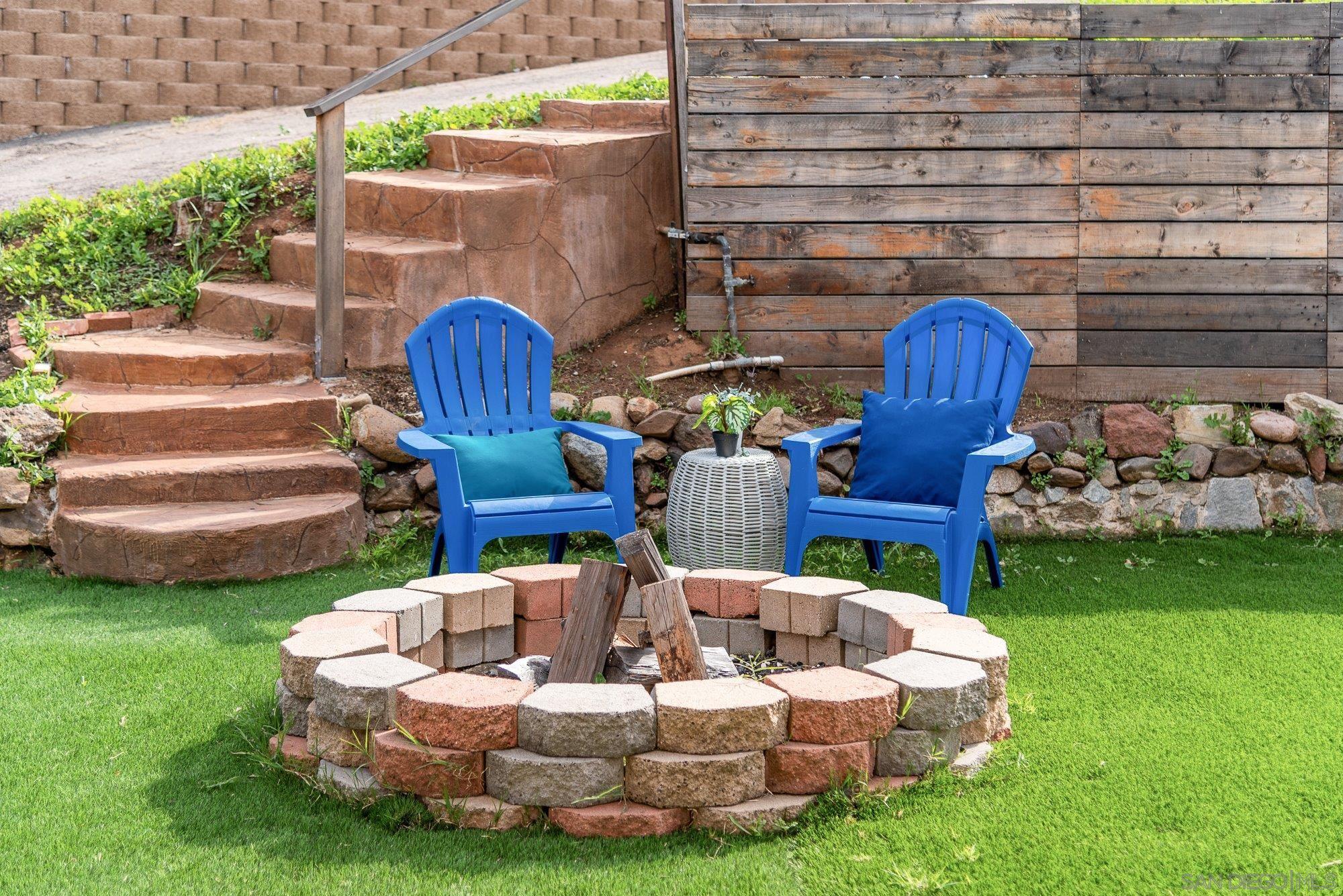 Detail Gallery Image 13 of 64 For 1192  Merritt Dr, El Cajon,  CA 92020 - 3 Beds | 3/1 Baths