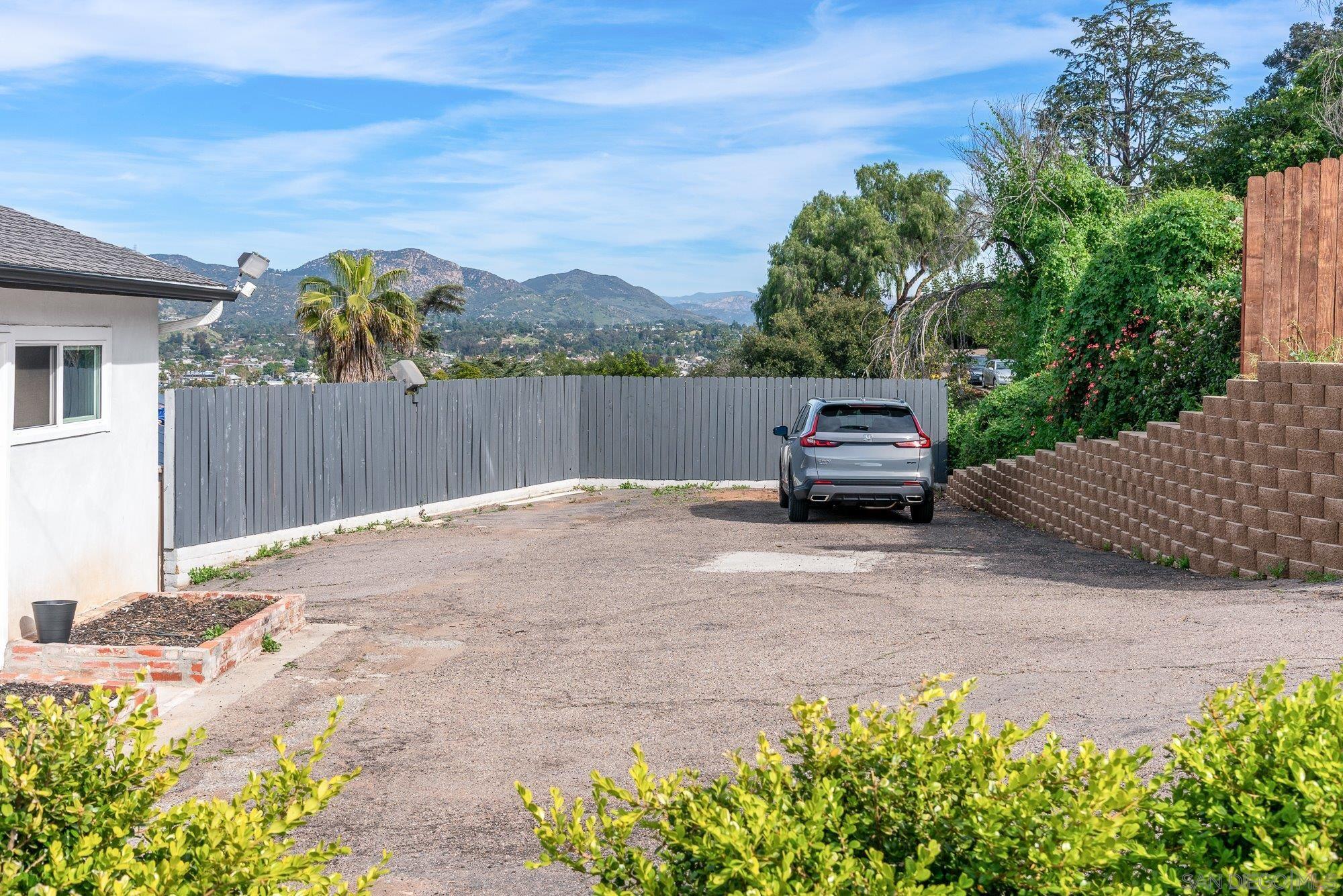 Detail Gallery Image 14 of 64 For 1192  Merritt Dr, El Cajon,  CA 92020 - 3 Beds | 3/1 Baths