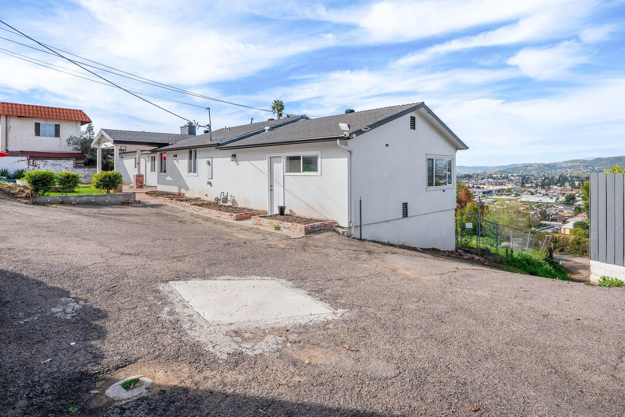 Detail Gallery Image 15 of 64 For 1192  Merritt Dr, El Cajon,  CA 92020 - 3 Beds | 3/1 Baths