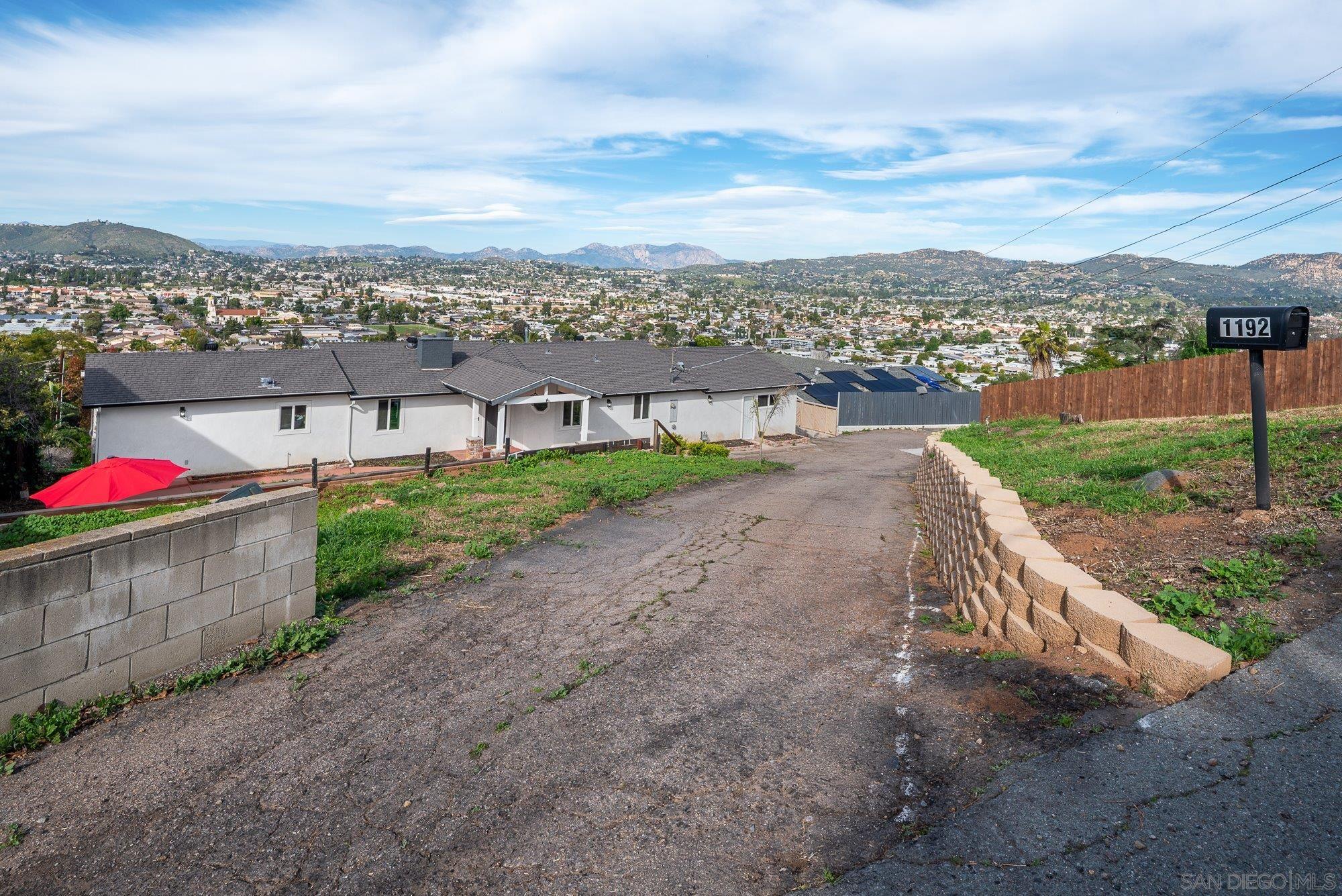 Detail Gallery Image 5 of 64 For 1192  Merritt Dr, El Cajon,  CA 92020 - 3 Beds | 3/1 Baths