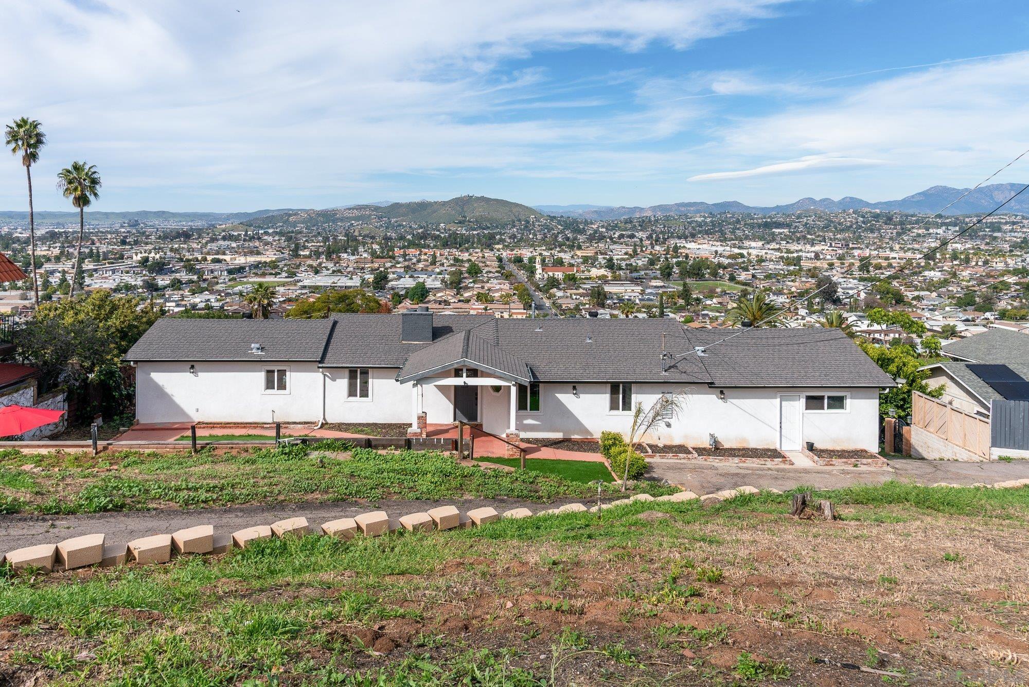Detail Gallery Image 6 of 64 For 1192  Merritt Dr, El Cajon,  CA 92020 - 3 Beds | 3/1 Baths