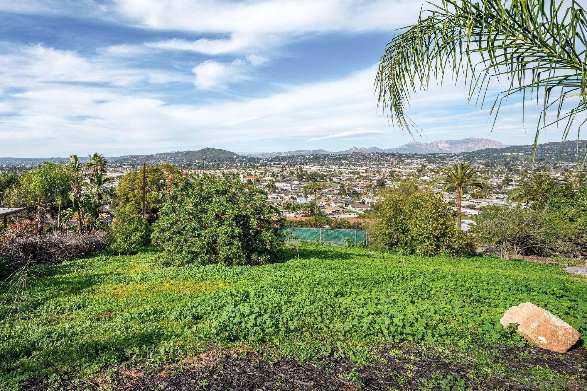 Detail Gallery Image 56 of 64 For 1192  Merritt Dr, El Cajon,  CA 92020 - 3 Beds | 3/1 Baths