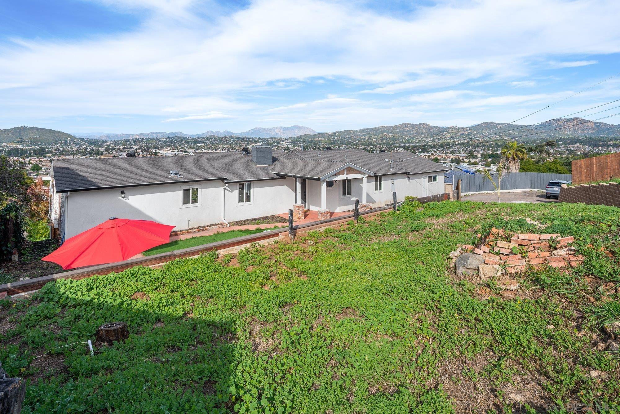 Detail Gallery Image 7 of 64 For 1192  Merritt Dr, El Cajon,  CA 92020 - 3 Beds | 3/1 Baths