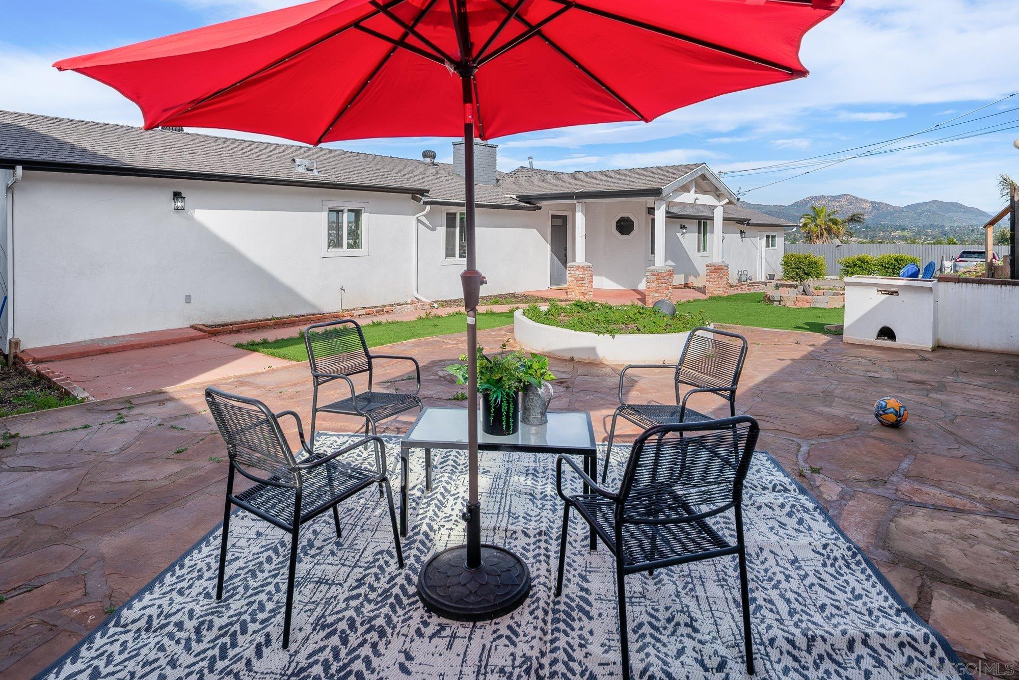 Detail Gallery Image 9 of 64 For 1192  Merritt Dr, El Cajon,  CA 92020 - 3 Beds | 3/1 Baths