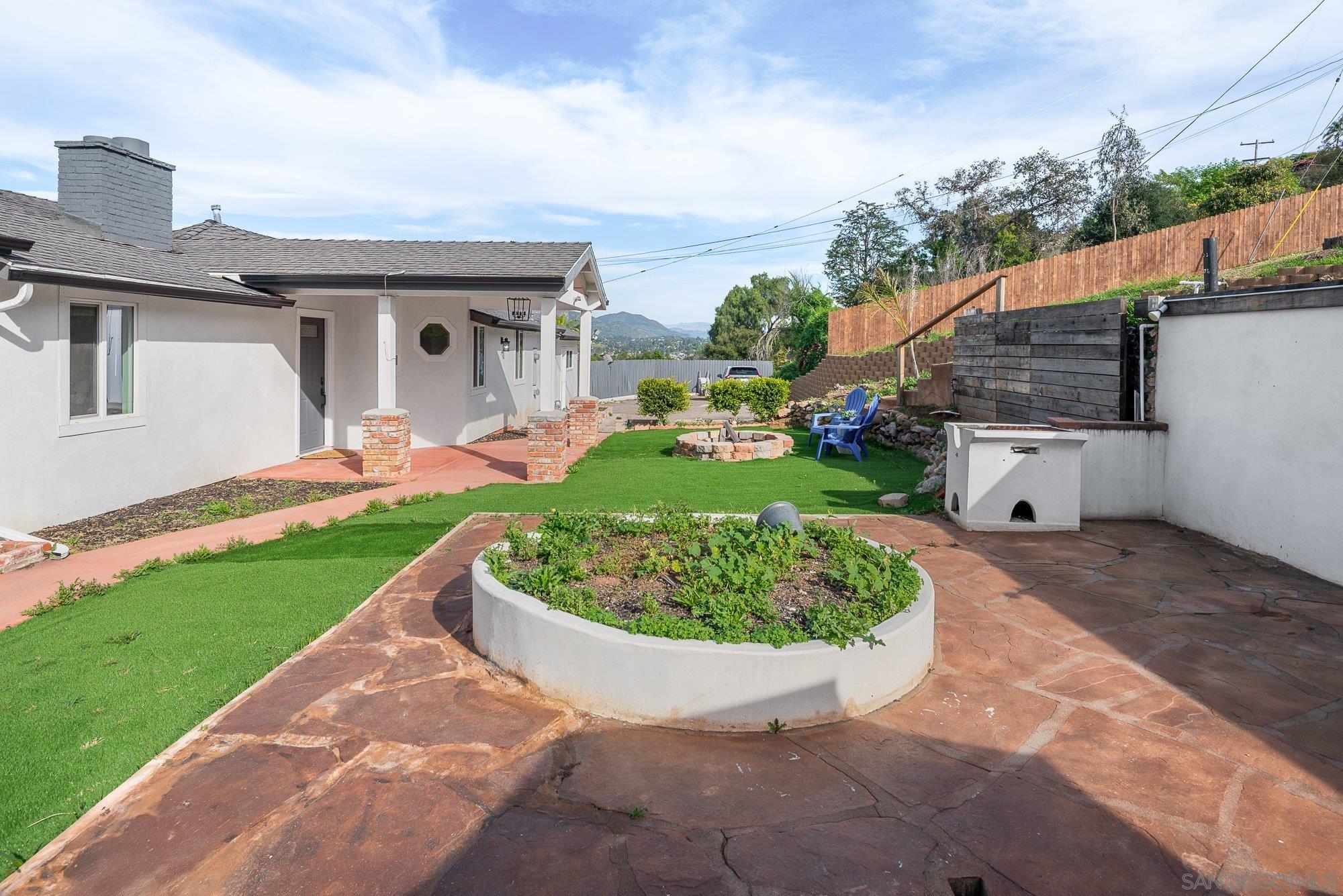 Detail Gallery Image 10 of 64 For 1192  Merritt Dr, El Cajon,  CA 92020 - 3 Beds | 3/1 Baths