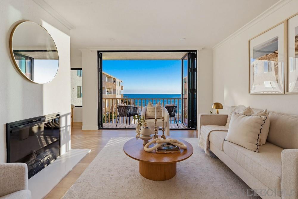 Detail Gallery Image 3 of 26 For 5015  Santa Cruz Ave  #209,  San Diego,  CA 92107 - 1 Beds | 1 Baths