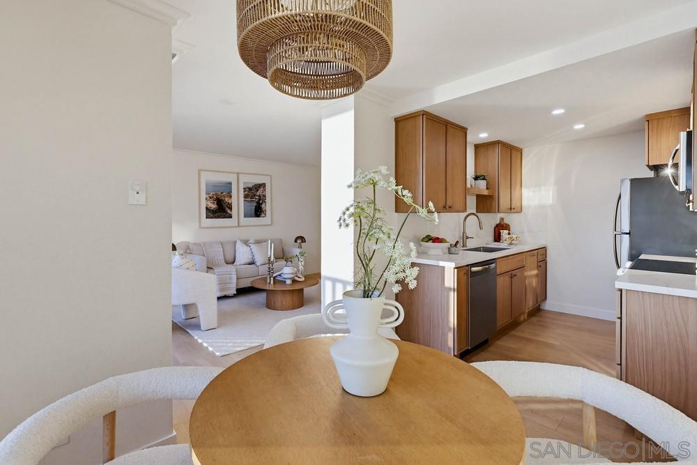 Detail Gallery Image 7 of 26 For 5015  Santa Cruz Ave  #209,  San Diego,  CA 92107 - 1 Beds | 1 Baths