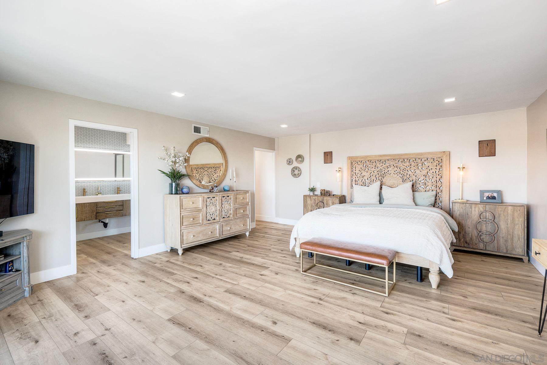 Detail Gallery Image 14 of 29 For 2240  Hartford St., San Diego,  CA 92110 - 4 Beds | 2/1 Baths