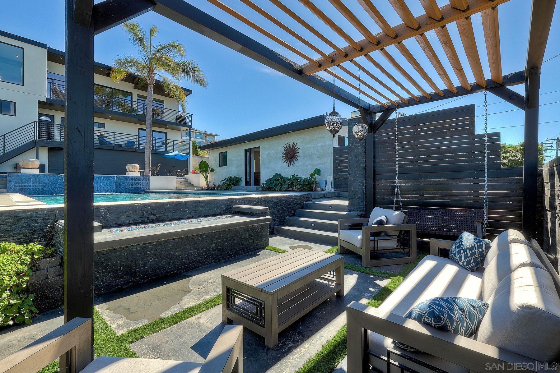 Detail Gallery Image 19 of 29 For 2240  Hartford St., San Diego,  CA 92110 - 4 Beds | 2/1 Baths