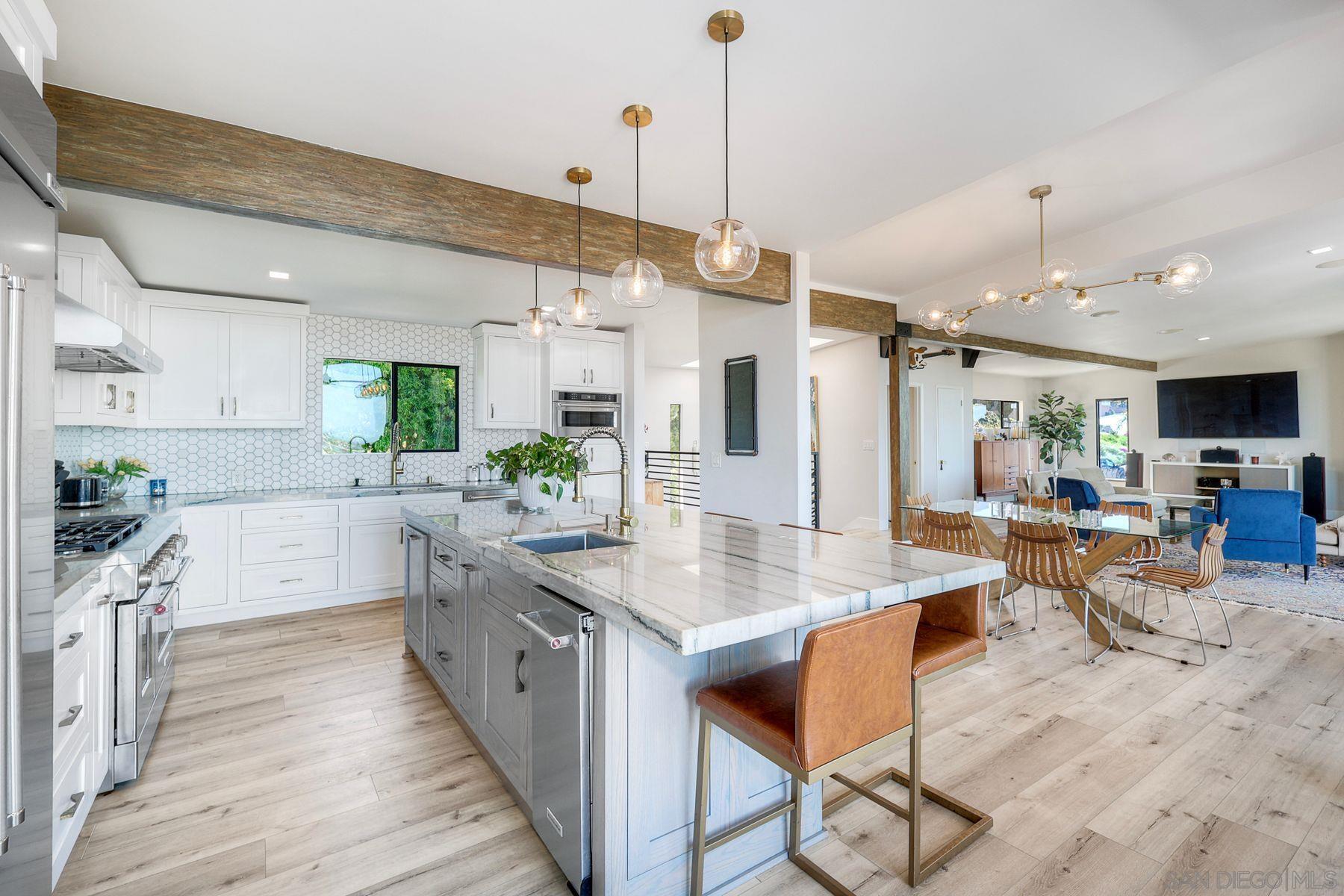 Detail Gallery Image 3 of 29 For 2240  Hartford St., San Diego,  CA 92110 - 4 Beds | 2/1 Baths