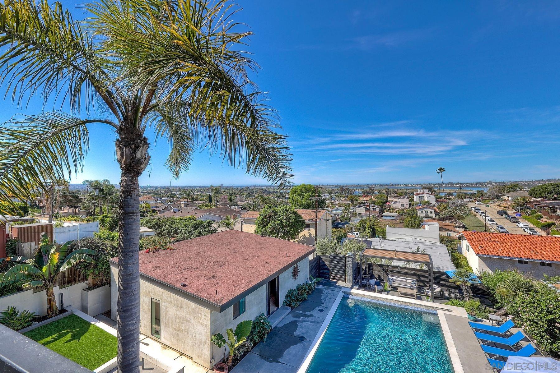 Detail Gallery Image 9 of 29 For 2240  Hartford St., San Diego,  CA 92110 - 4 Beds | 2/1 Baths