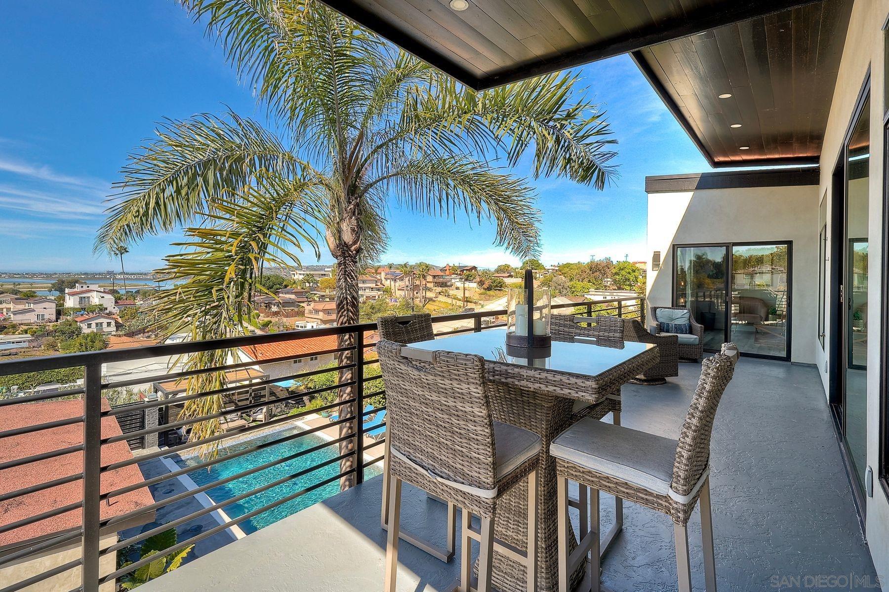 Detail Gallery Image 10 of 29 For 2240  Hartford St., San Diego,  CA 92110 - 4 Beds | 2/1 Baths