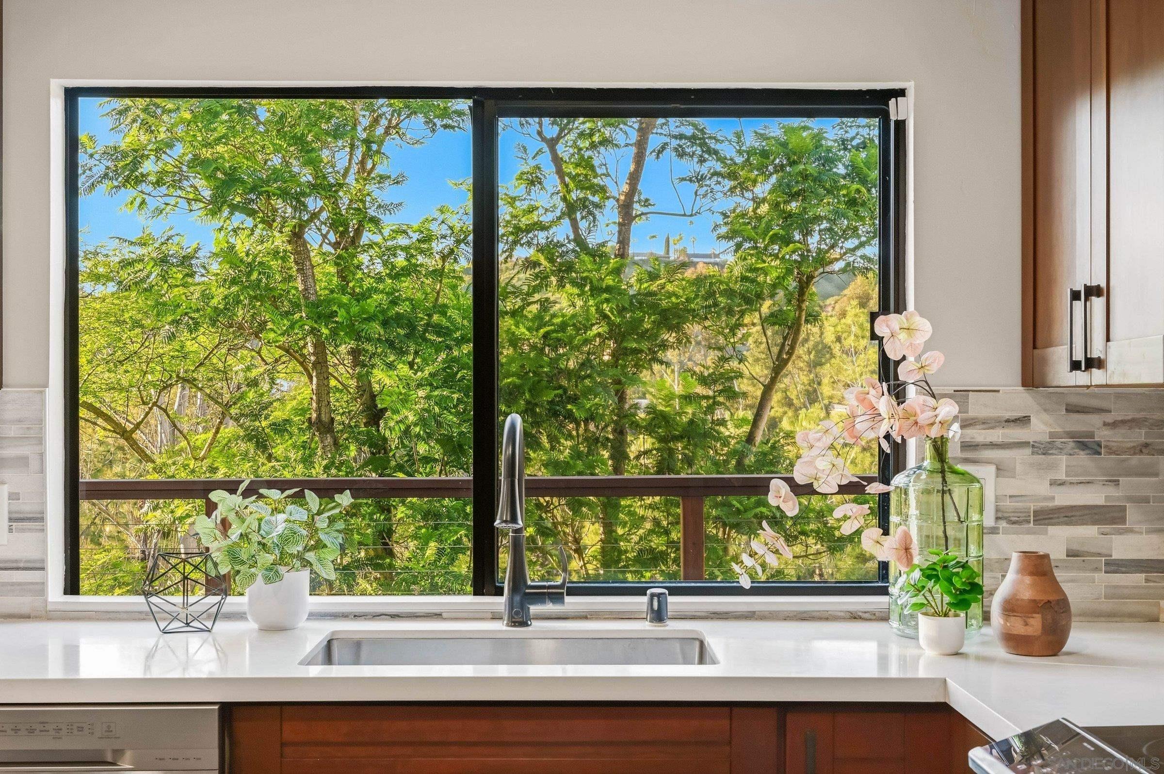 Front Image Thumbnail for SD260004644