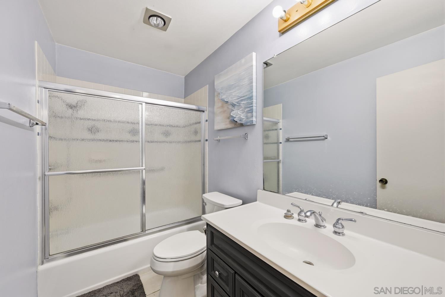 Detail Gallery Image 12 of 21 For 2530  Clairemont Dr  #303,  San Diego,  CA 92117 - 2 Beds | 1 Baths