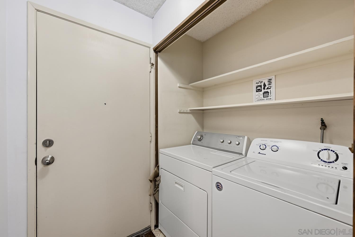 Detail Gallery Image 15 of 21 For 2530  Clairemont Dr  #303,  San Diego,  CA 92117 - 2 Beds | 1 Baths