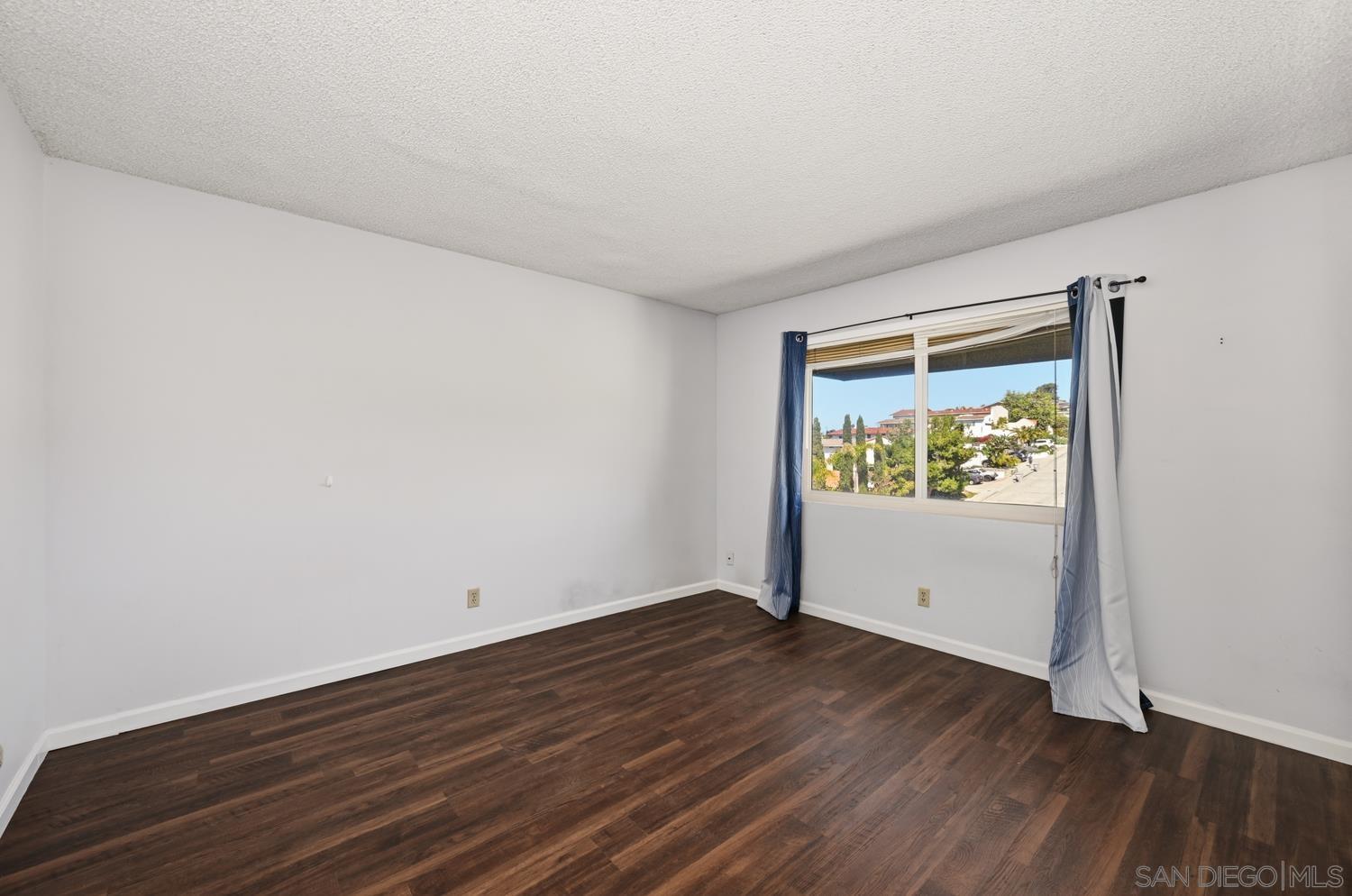 Detail Gallery Image 10 of 21 For 2530  Clairemont Dr  #303,  San Diego,  CA 92117 - 2 Beds | 1 Baths