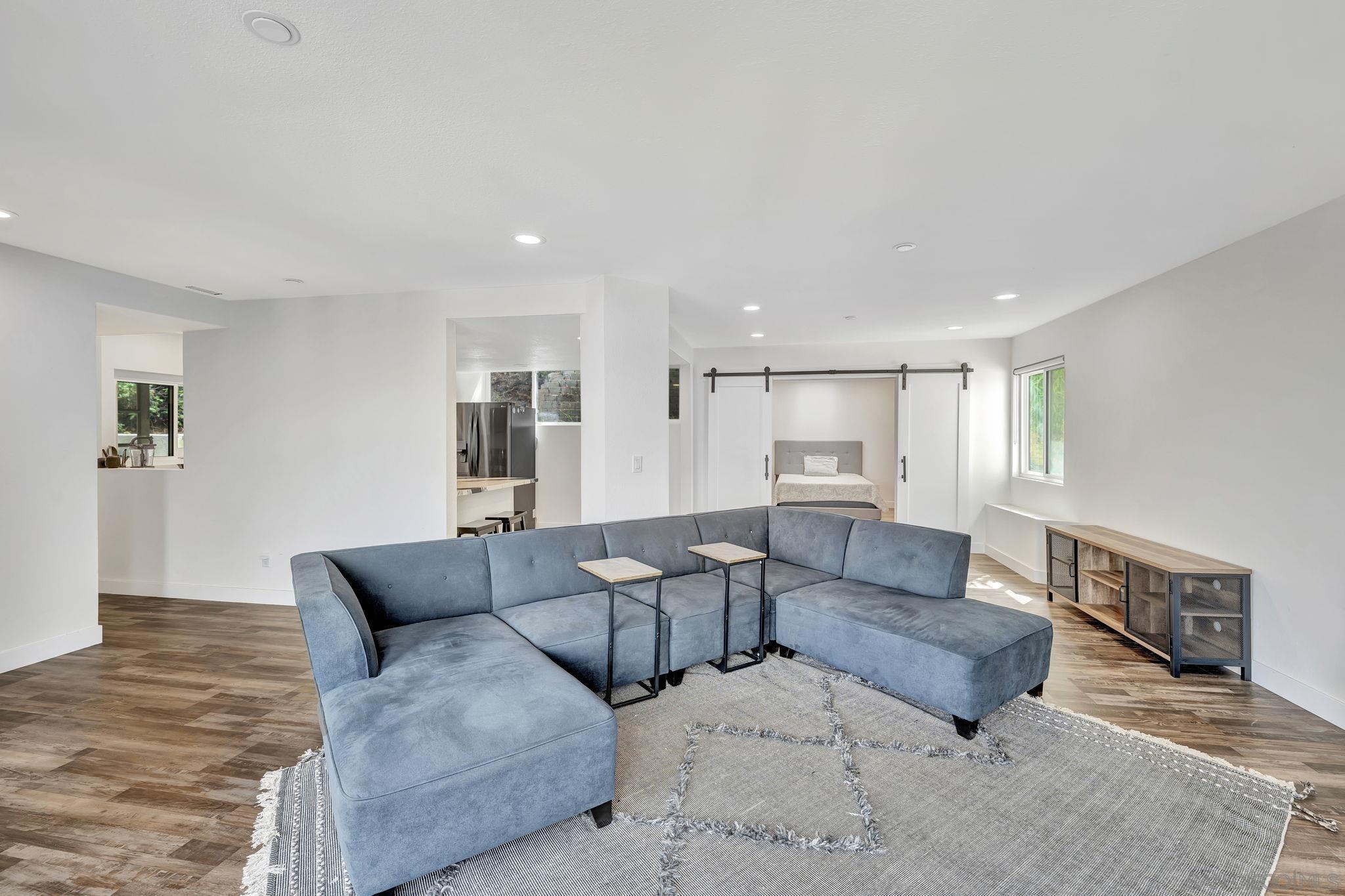 Detail Gallery Image 16 of 39 For 4016  Ampudia, San Diego,  CA 92110 - 3 Beds | 2/1 Baths