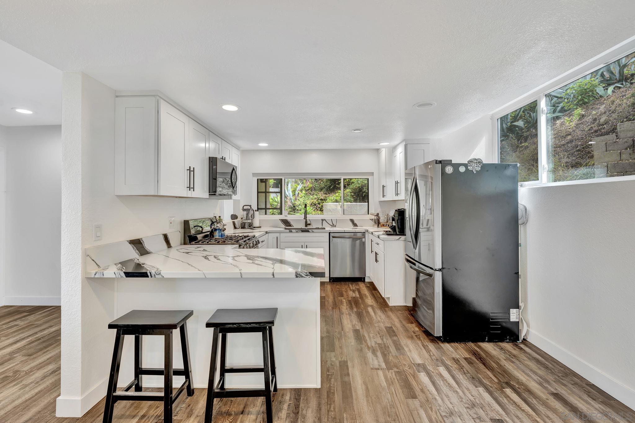 Detail Gallery Image 17 of 39 For 4016  Ampudia, San Diego,  CA 92110 - 3 Beds | 2/1 Baths