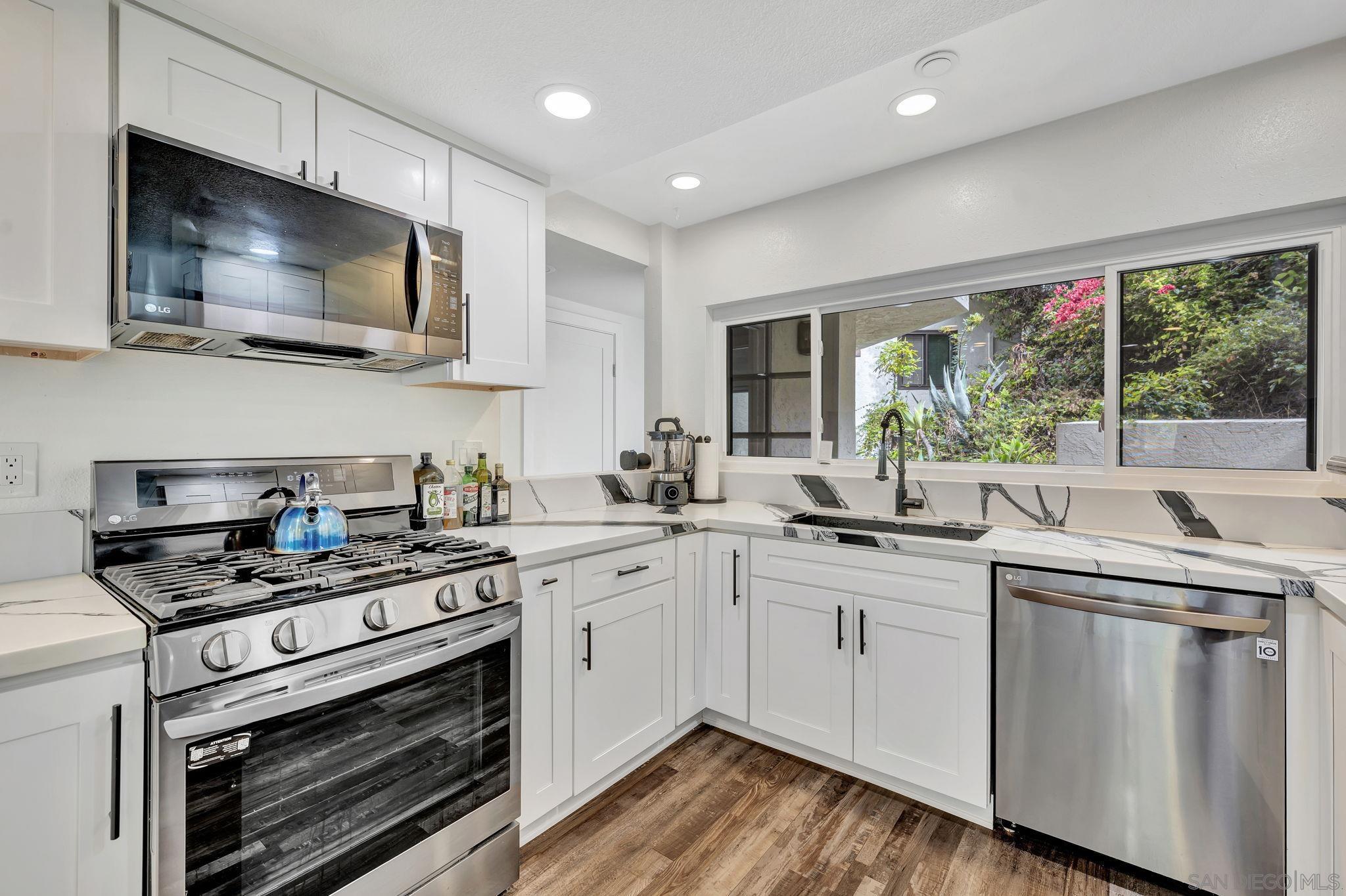 Detail Gallery Image 18 of 39 For 4016  Ampudia, San Diego,  CA 92110 - 3 Beds | 2/1 Baths