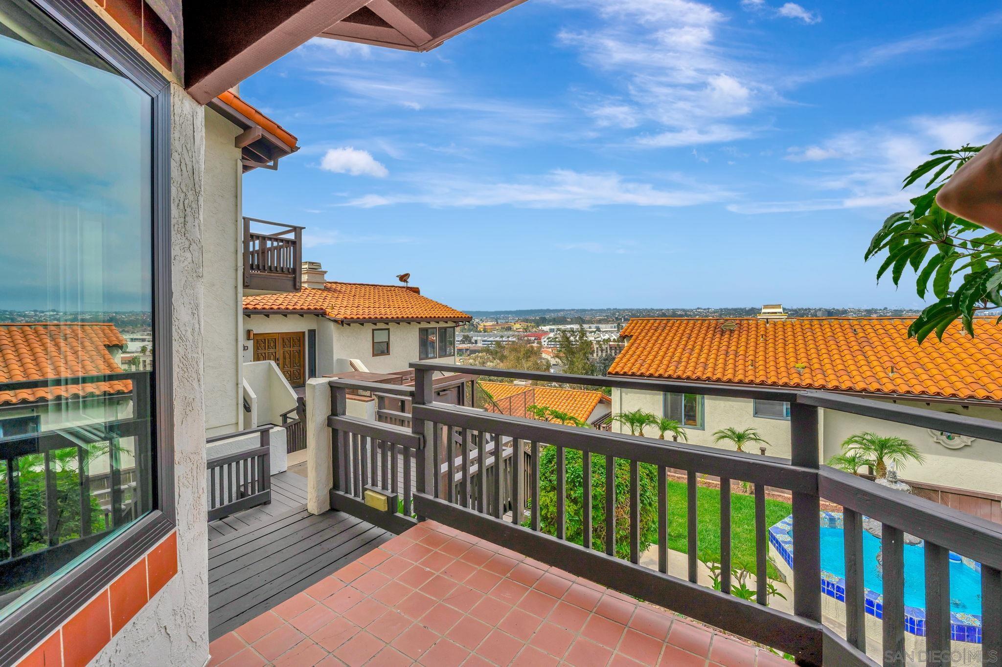 Detail Gallery Image 4 of 39 For 4016  Ampudia, San Diego,  CA 92110 - 3 Beds | 2/1 Baths